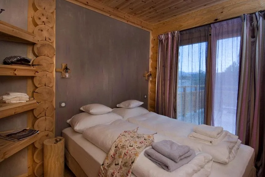 Photo of the whole room, Bed in Chalet Ana & SPA
