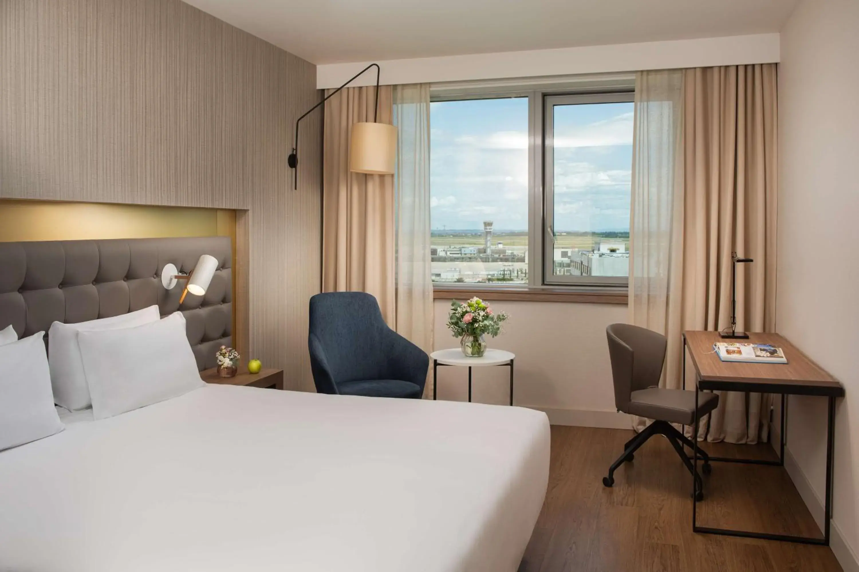 Standard Double or Twin Room in NH Lyon Airport Standard Double or Twin Room in NH Lyon Airport