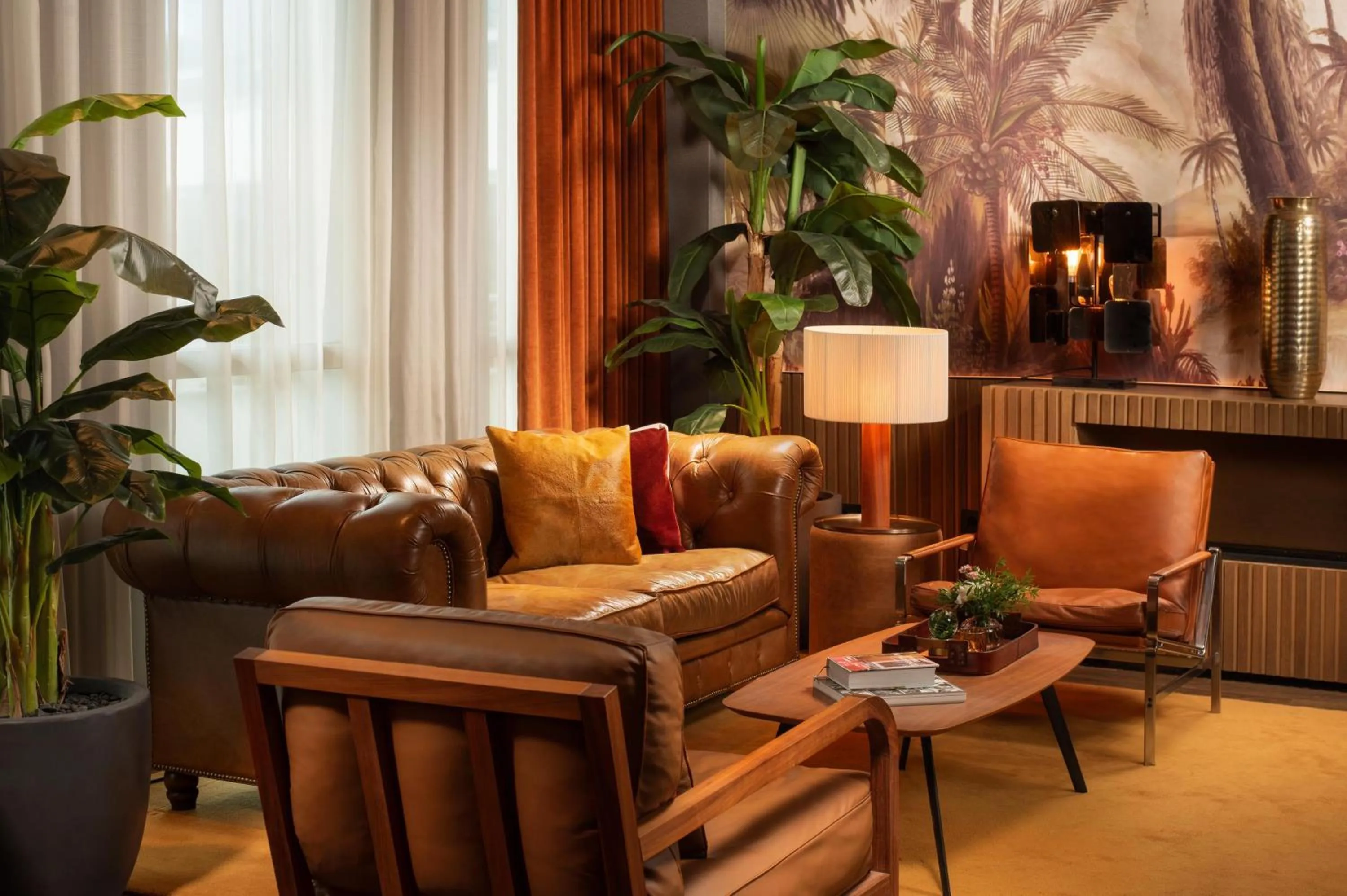 Lounge or bar in NH Lyon Airport