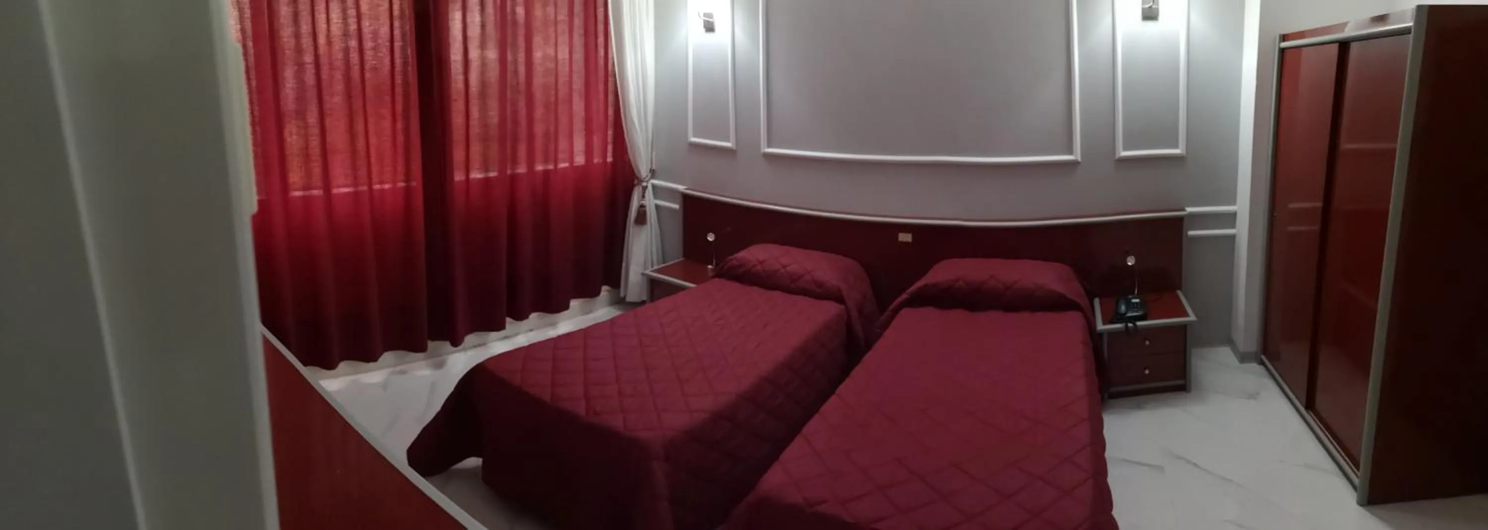 Photo of the whole room, Bed in Hotel Sica