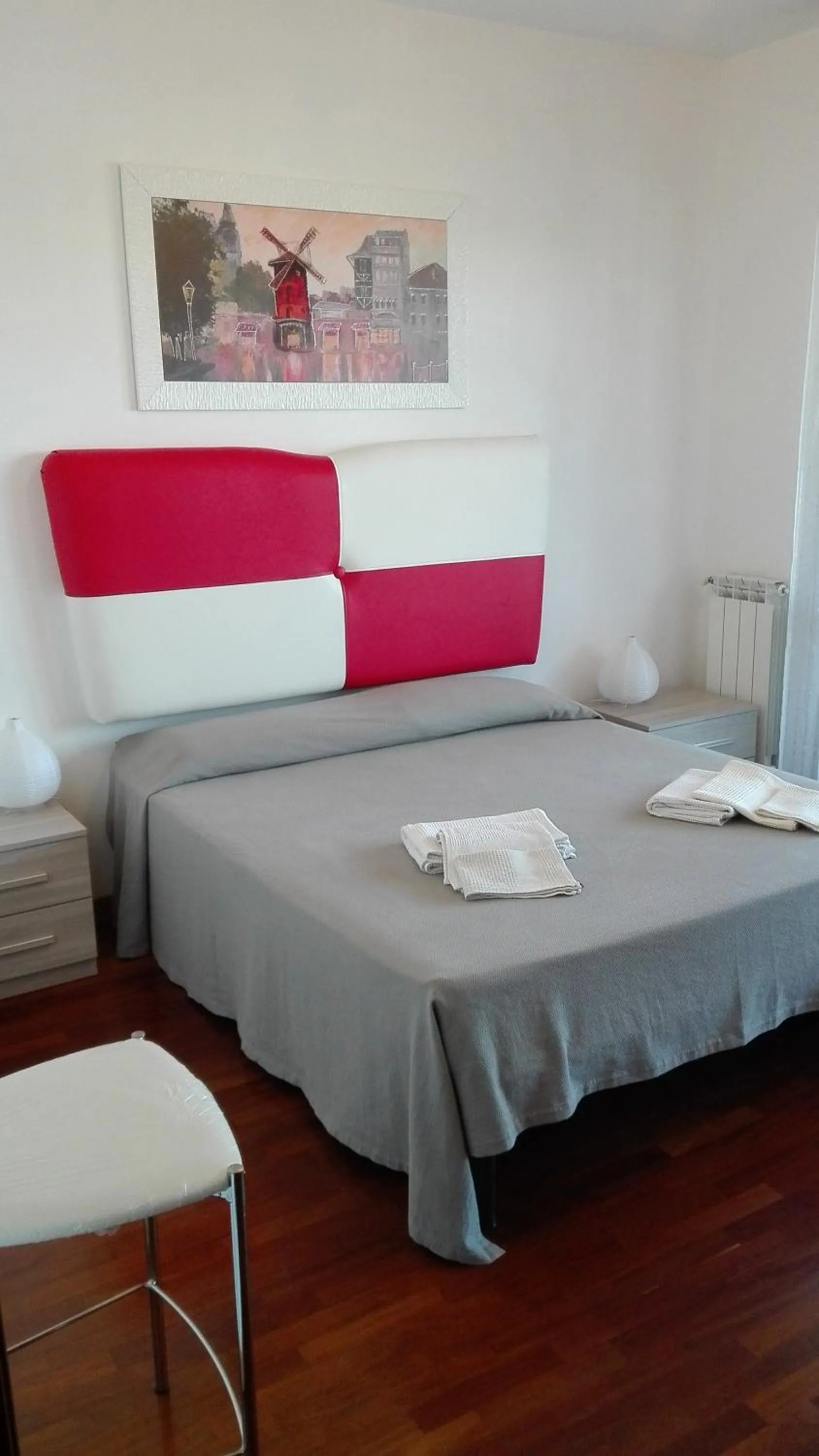 Photo of the whole room, Bed in B&B le Pleiadi Aeroporto Fiumicino