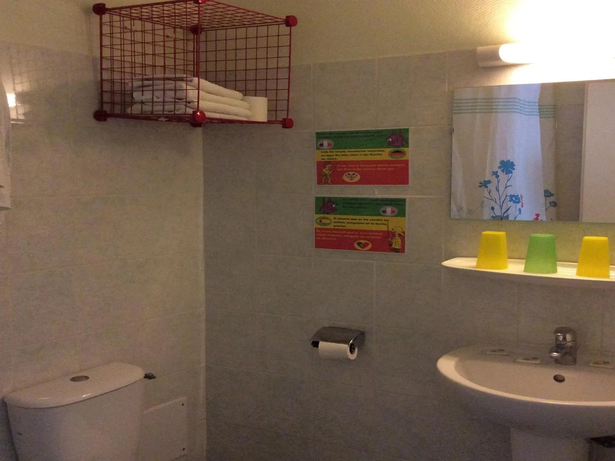 Bathroom in Hôtel La Fontaine