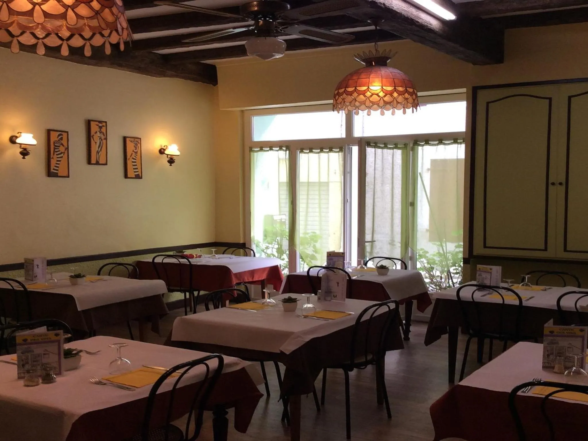 Restaurant/places to eat in Hôtel La Fontaine