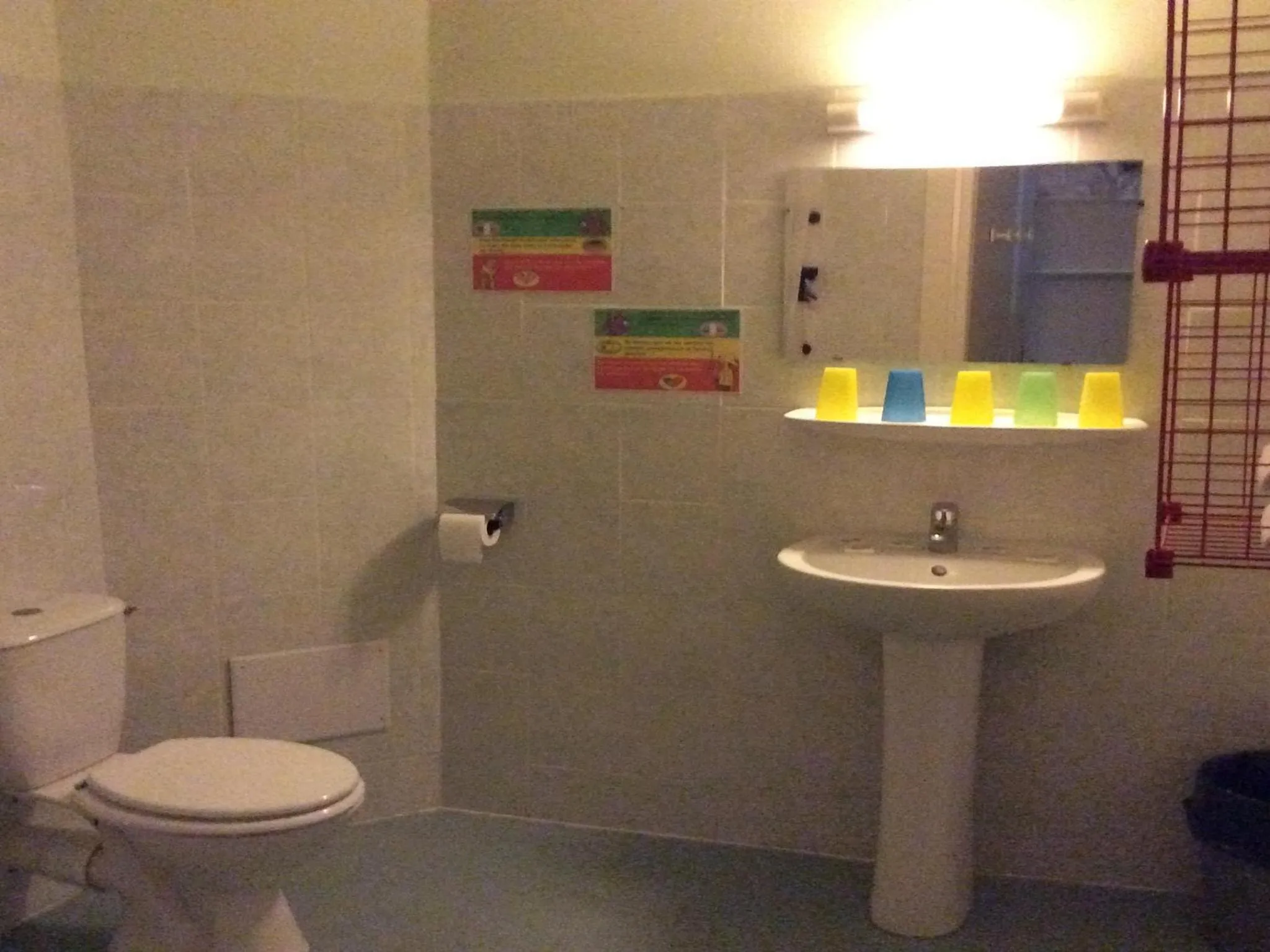Bathroom in Hôtel La Fontaine
