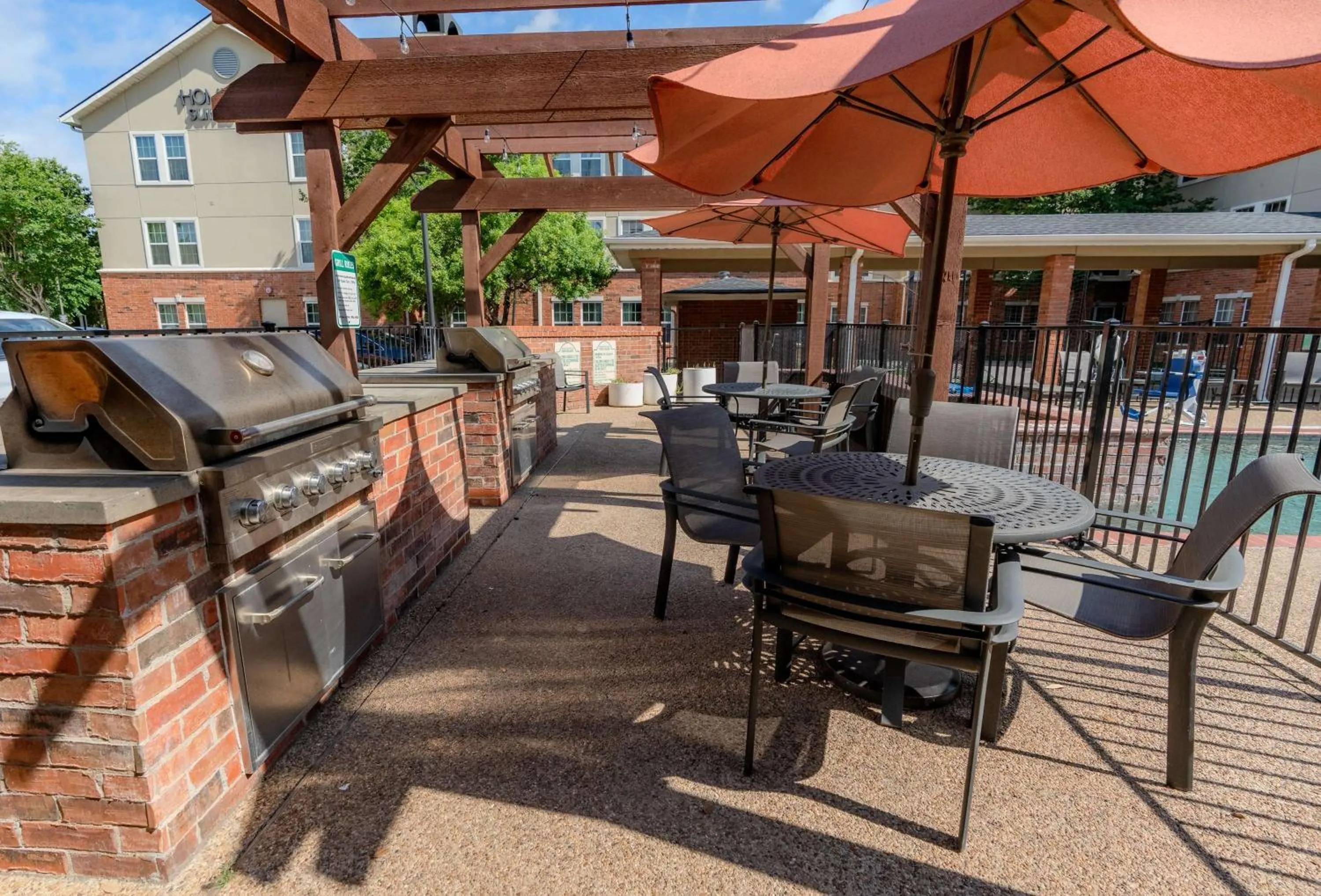 Dining area in Homewood Suites by Hilton Ft. Worth-Bedford
