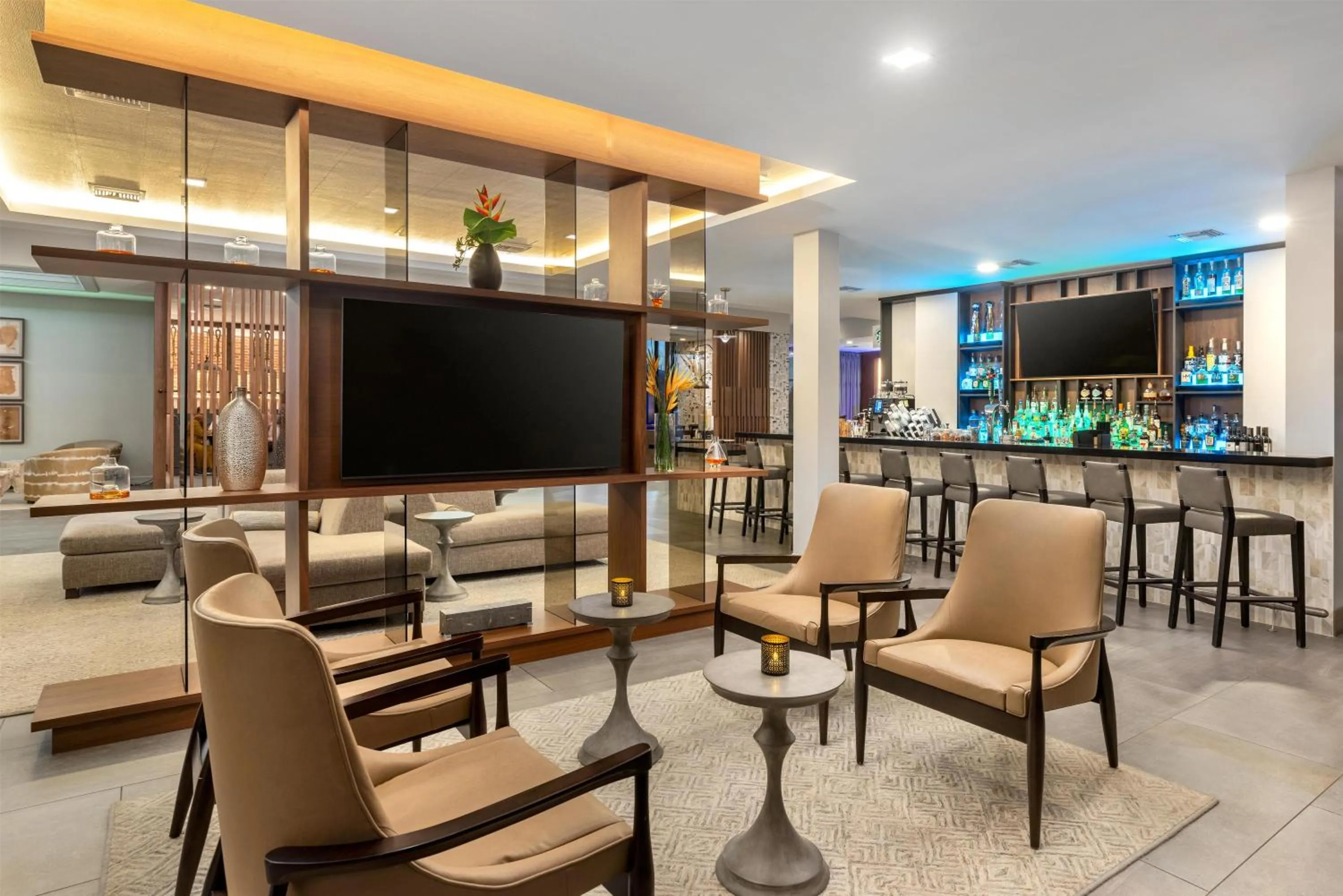 Lounge or bar in Hilton Galveston Island Resort