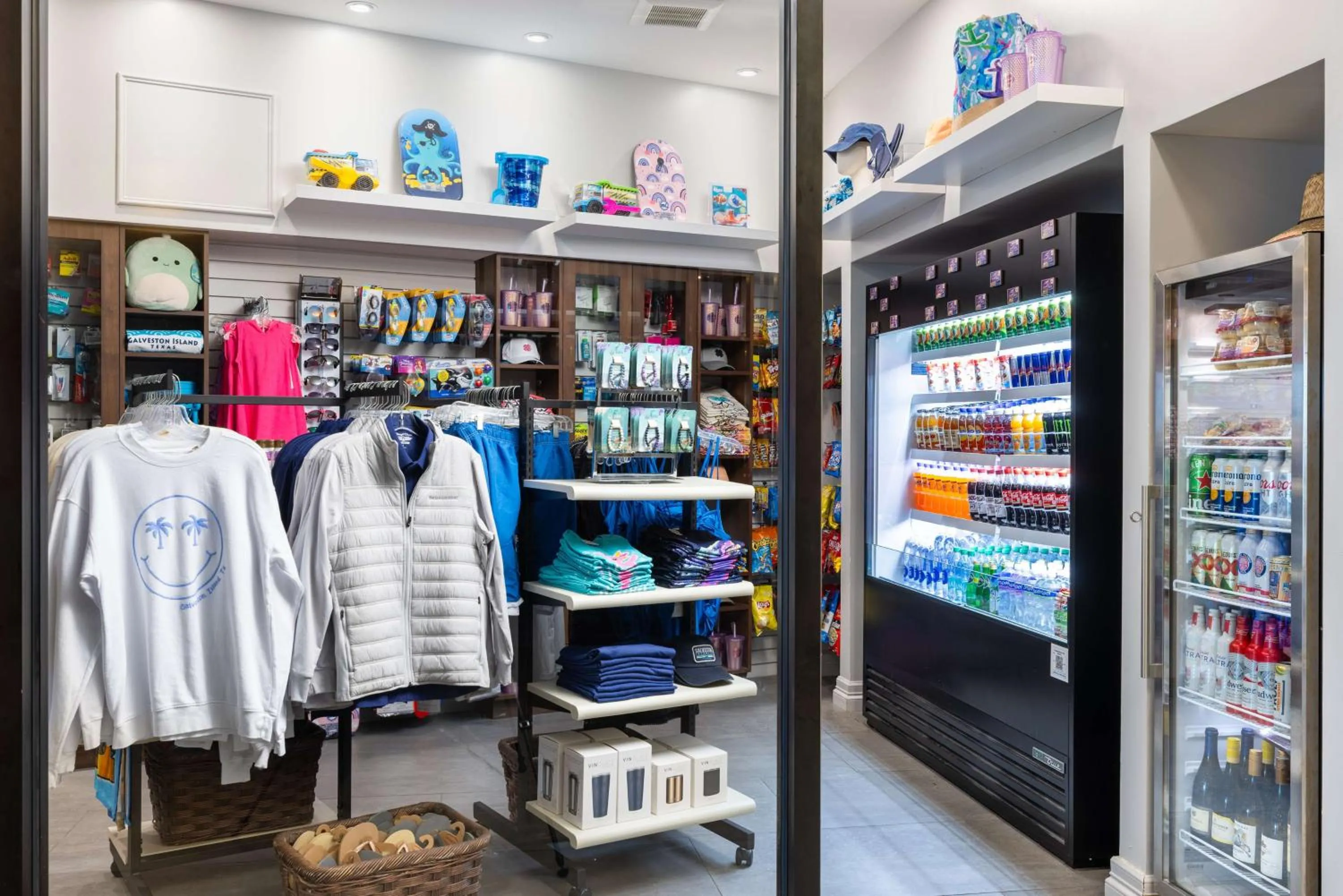 On-site shops in Hilton Galveston Island Resort
