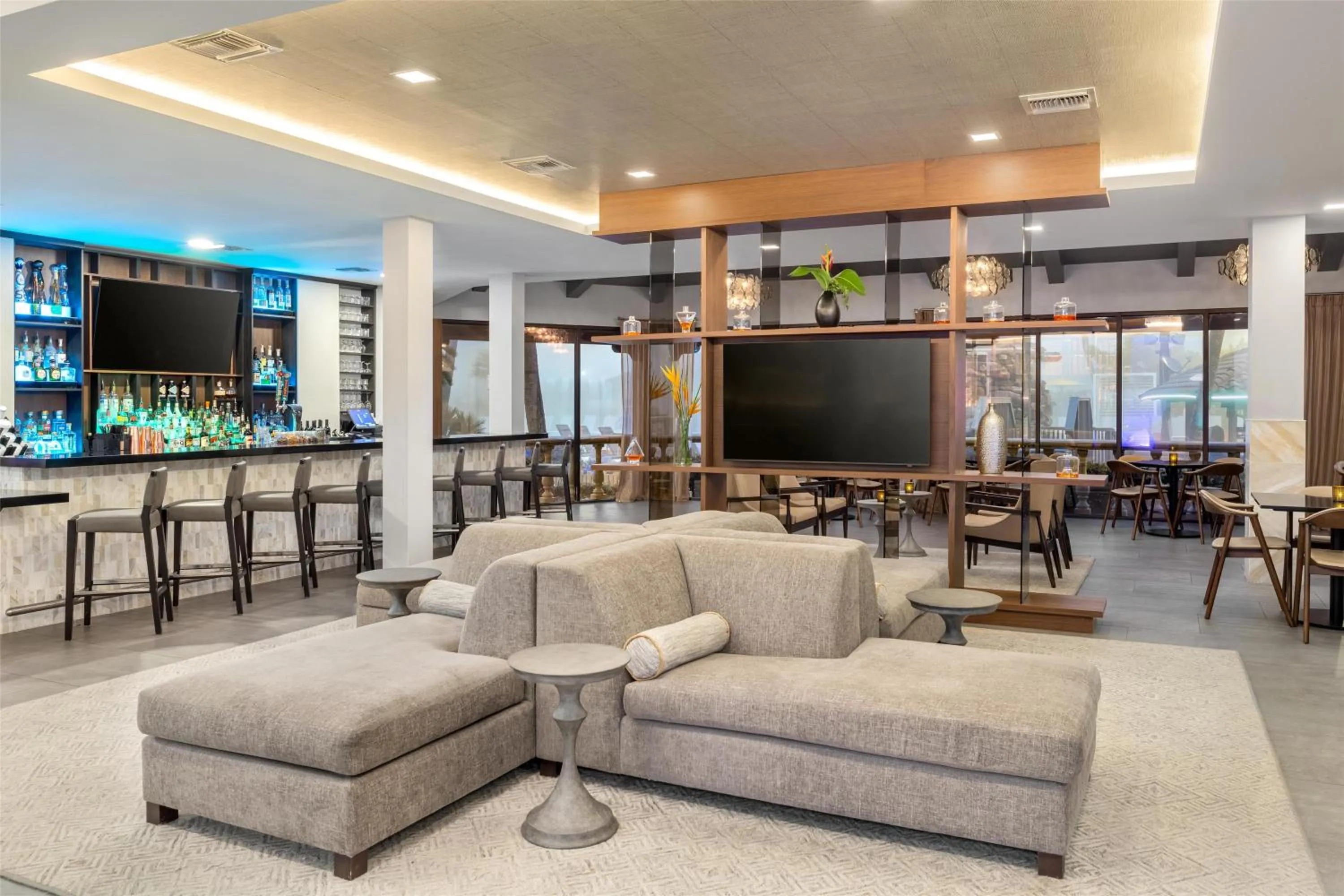 Lounge or bar in Hilton Galveston Island Resort