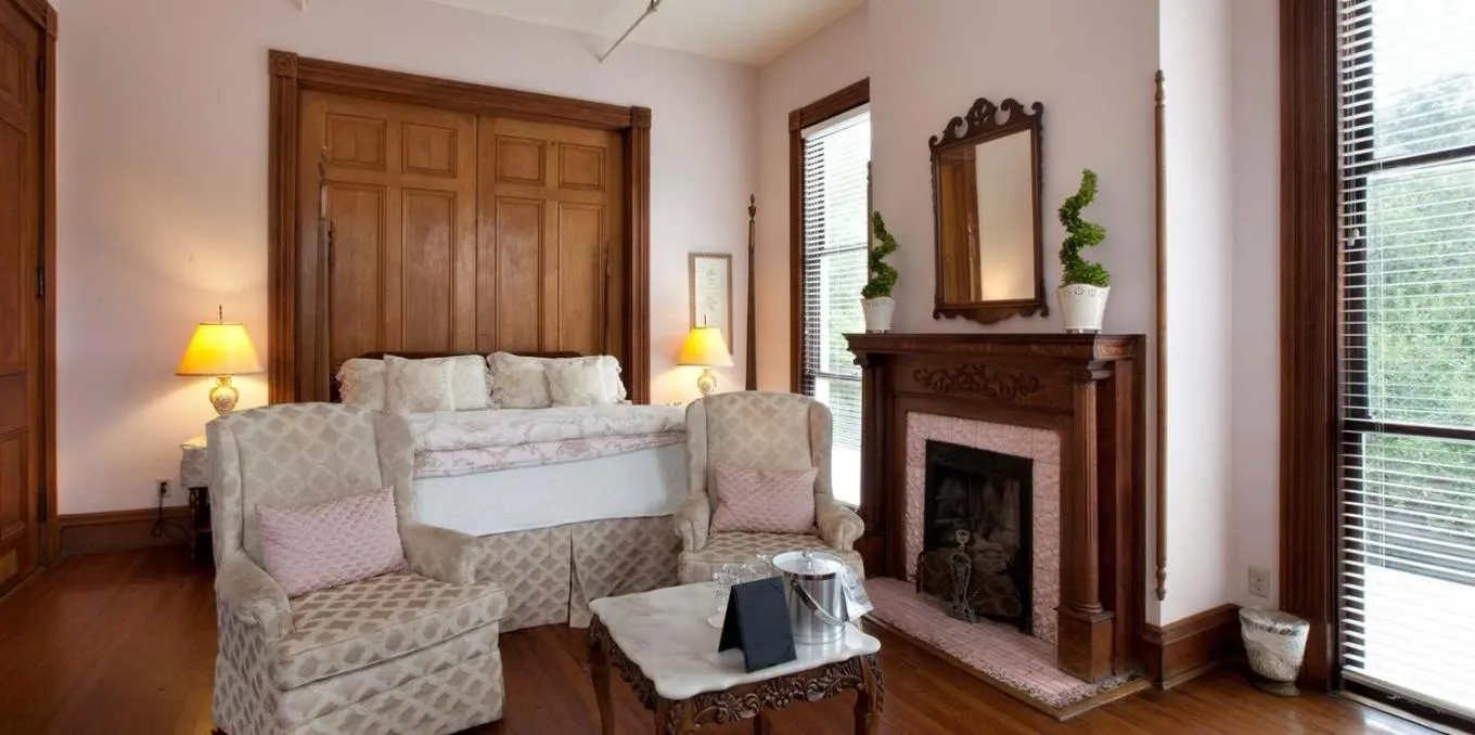 Day in Forsyth Park Inn