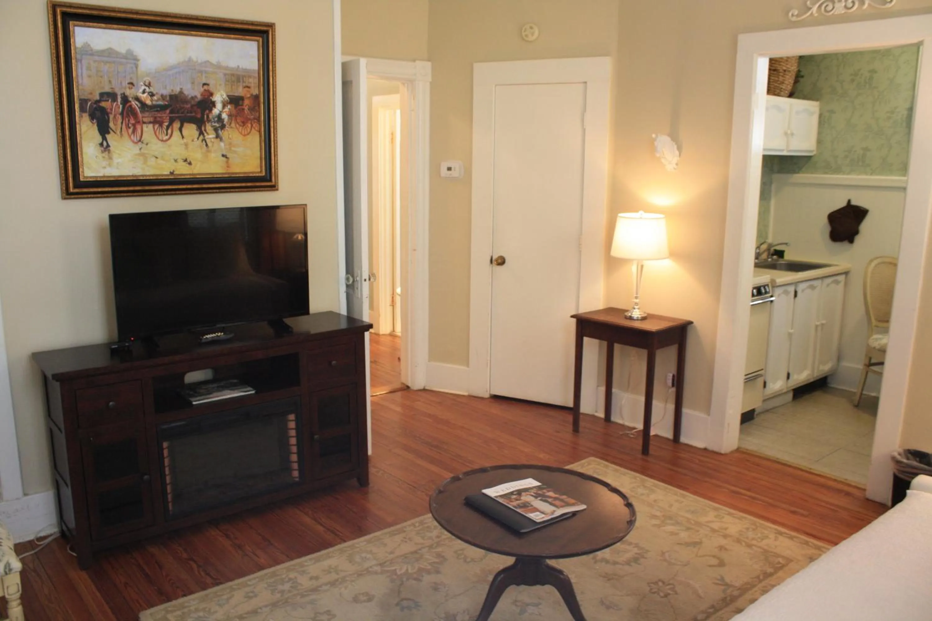 TV and multimedia in Forsyth Park Inn