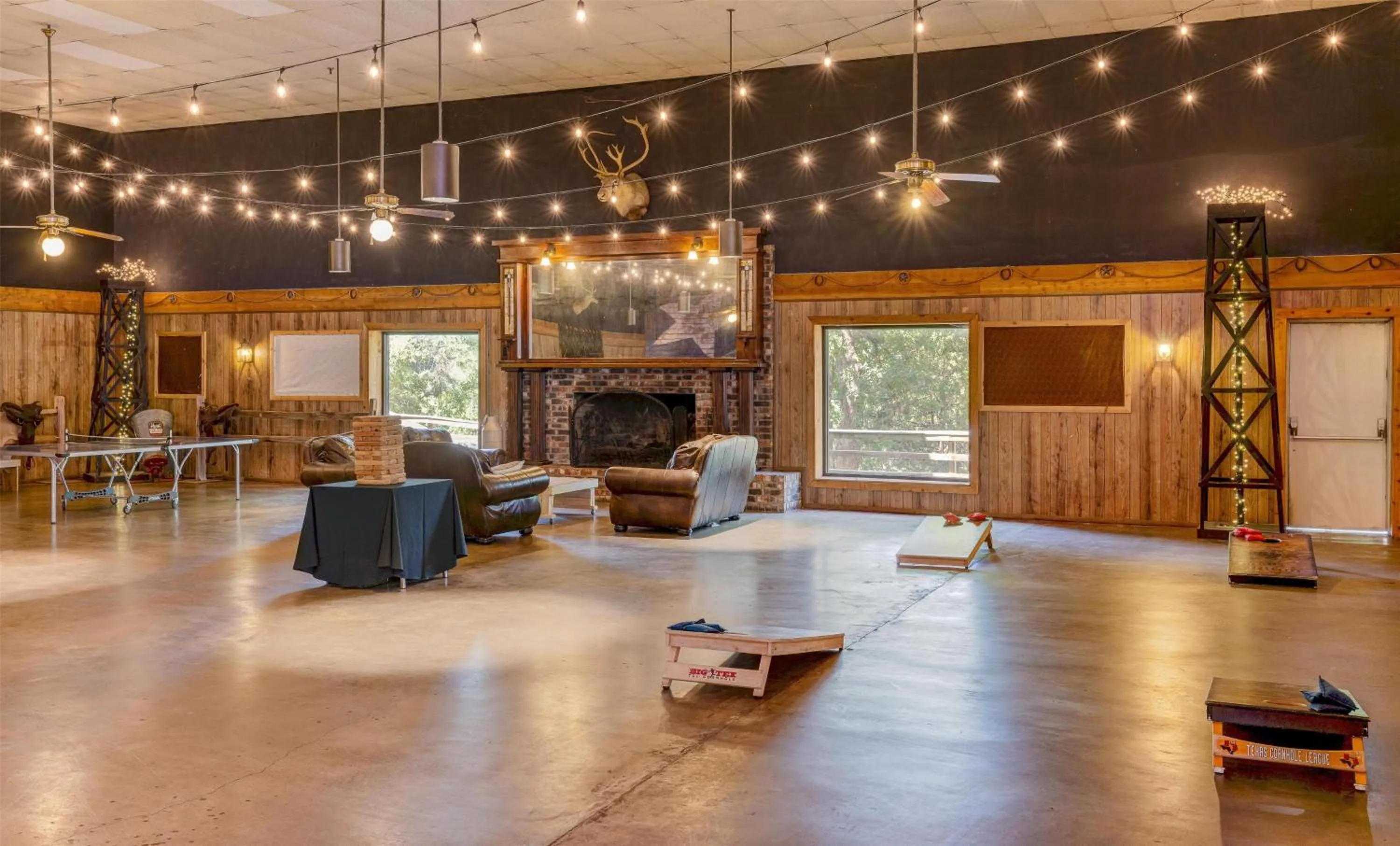 Lounge or bar in Hilton DFW Lakes Executive Conference Center