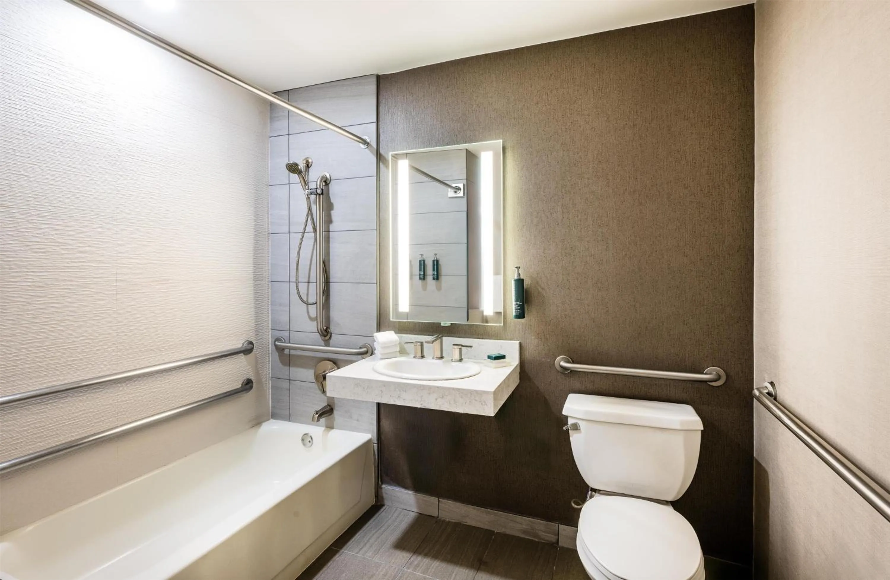 Bathroom in Hilton DFW Lakes Executive Conference Center