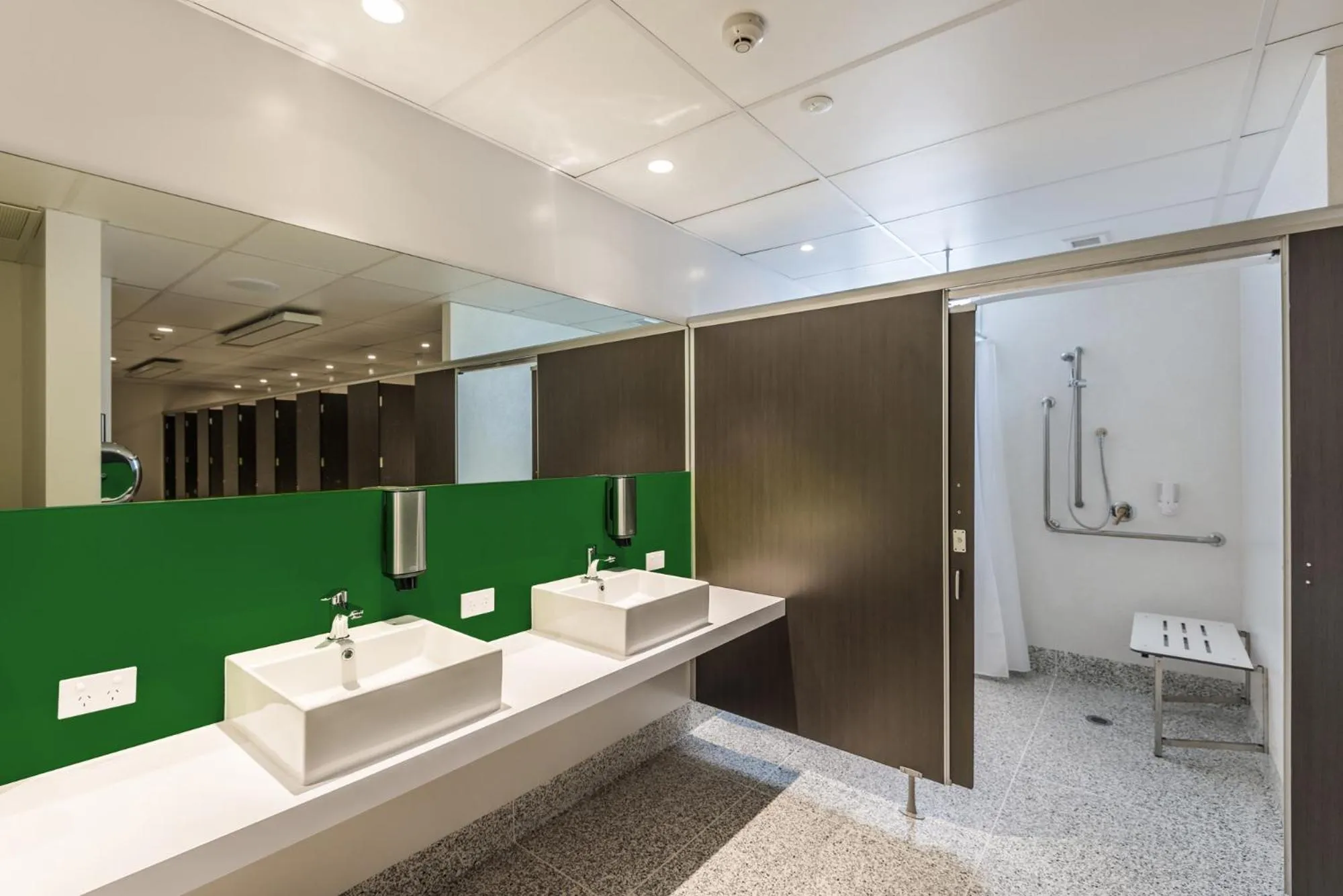 Shower in LyLo Christchurch Airport