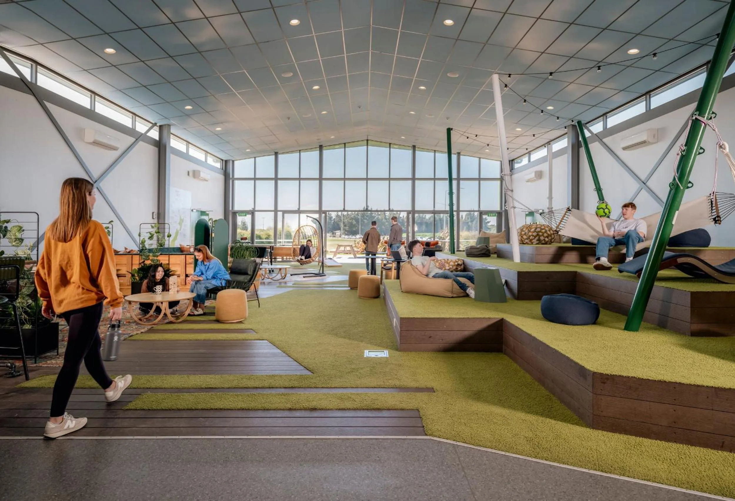 Communal lounge/ TV room in LyLo Christchurch Airport