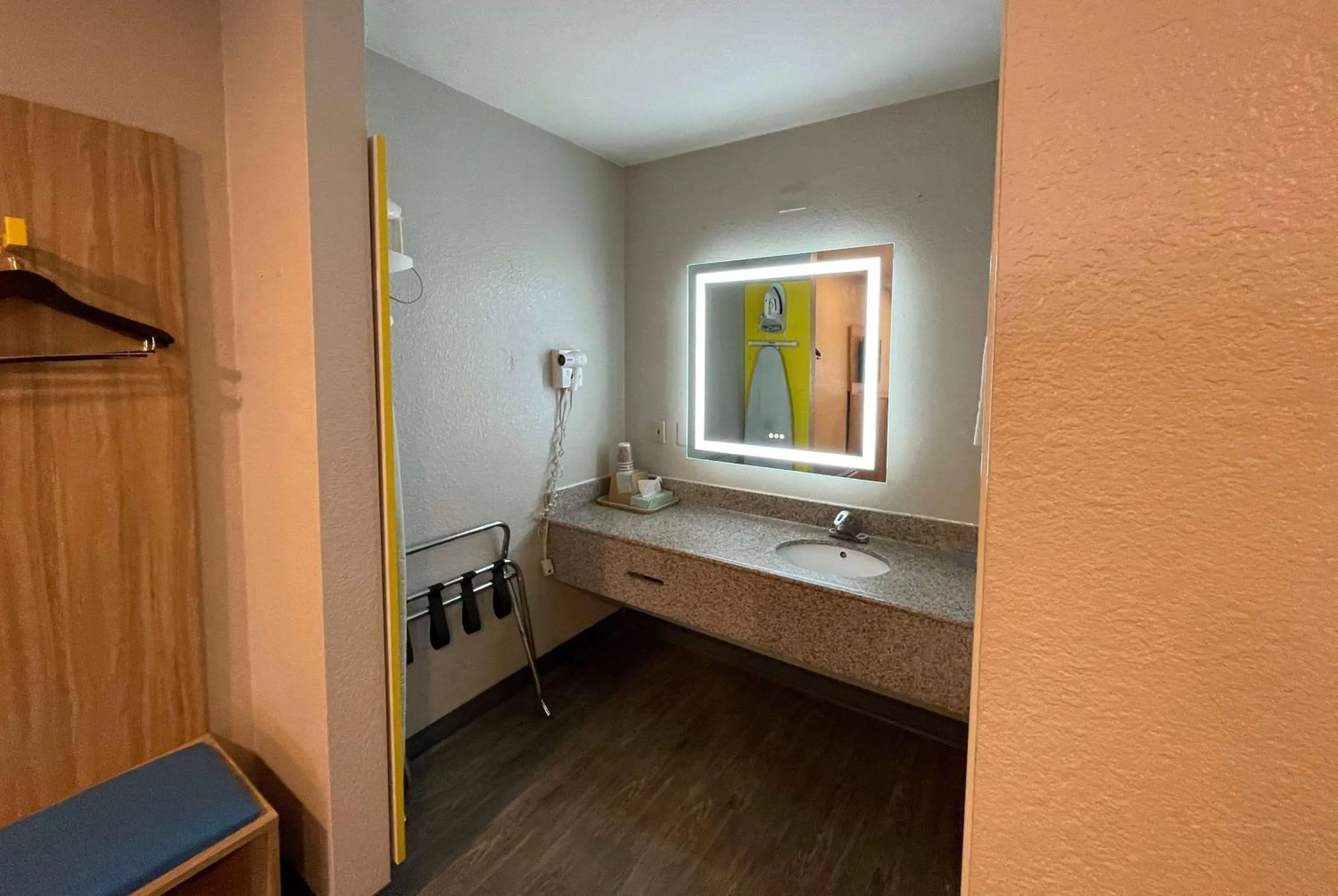 Photo of the whole room, Bed in Days Inn by Wyndham Near Seaworld San Antonio