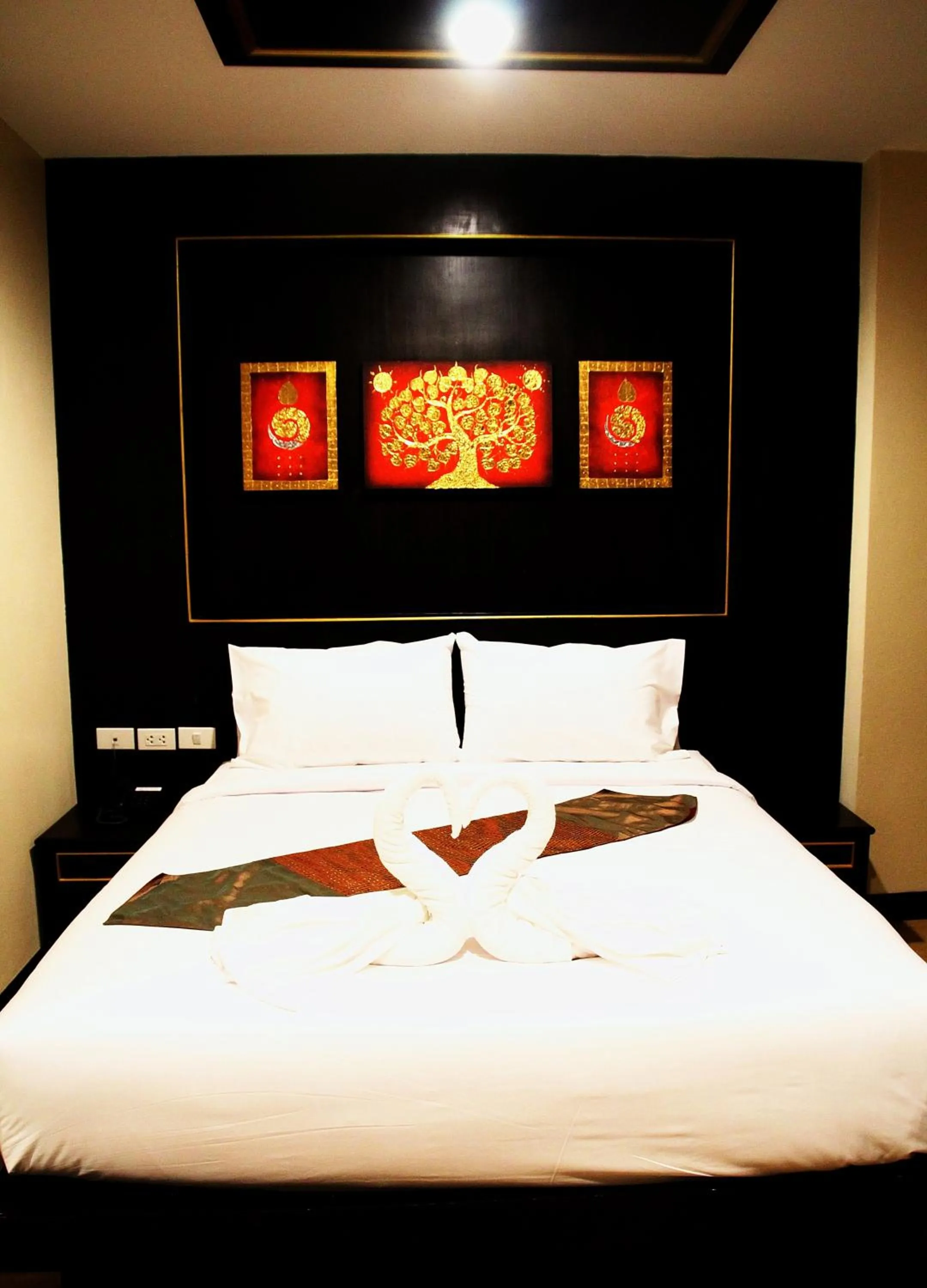 Photo of the whole room, Bed in Metro Hotel & Spa