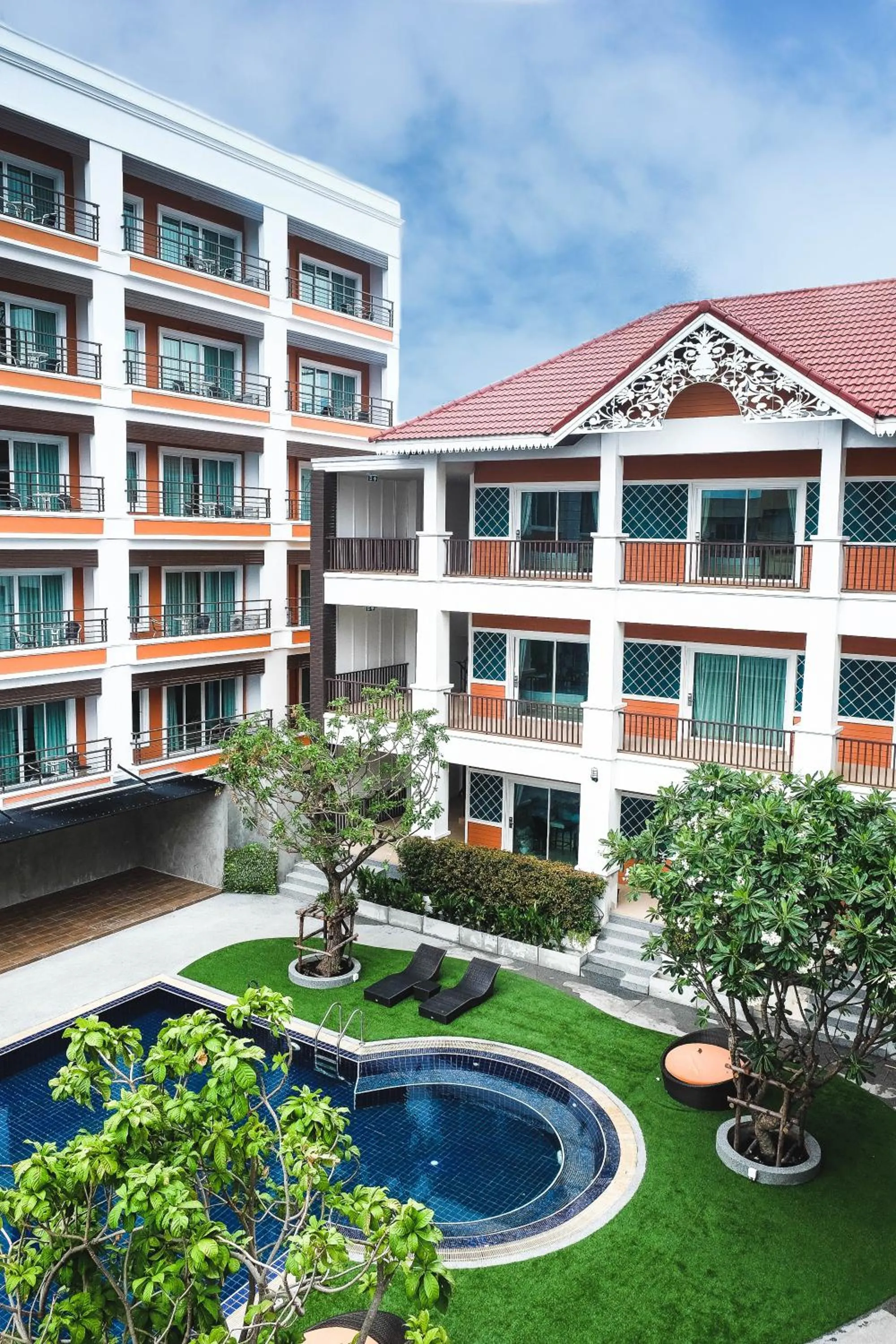 Pool view in FX Hotel Pattaya