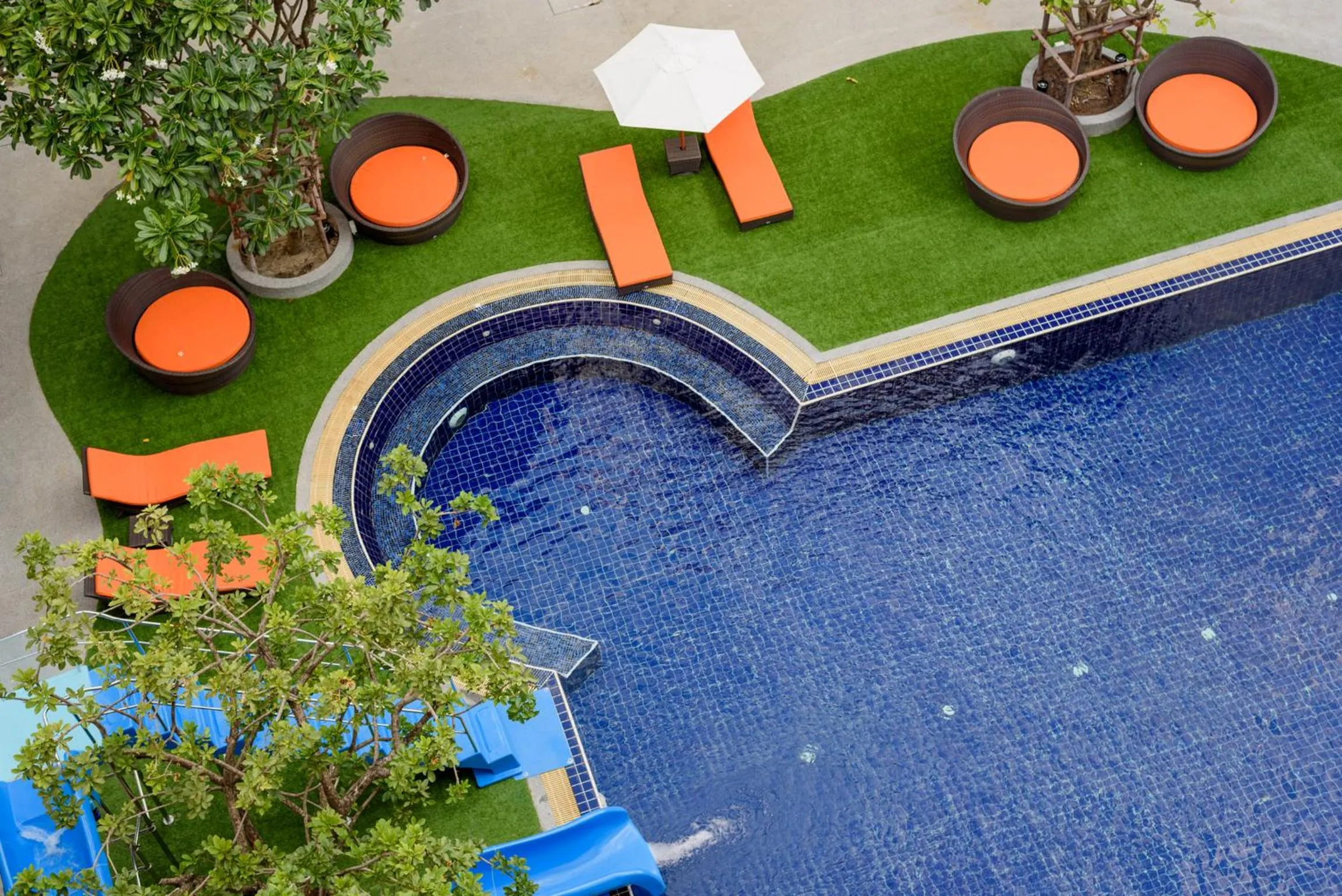 Pool view in FX Hotel Pattaya