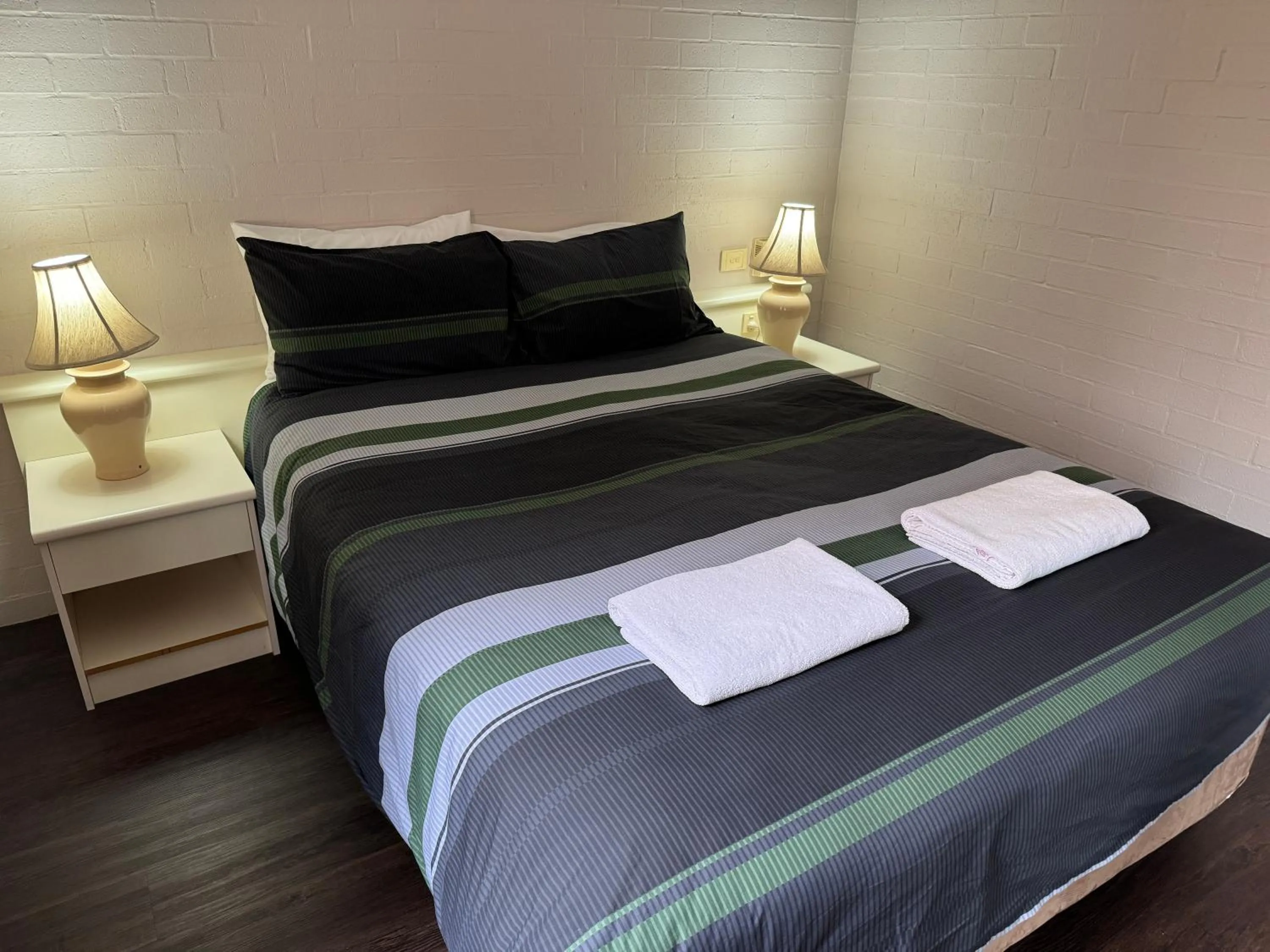 Bed in Ulladulla Harbour Motel