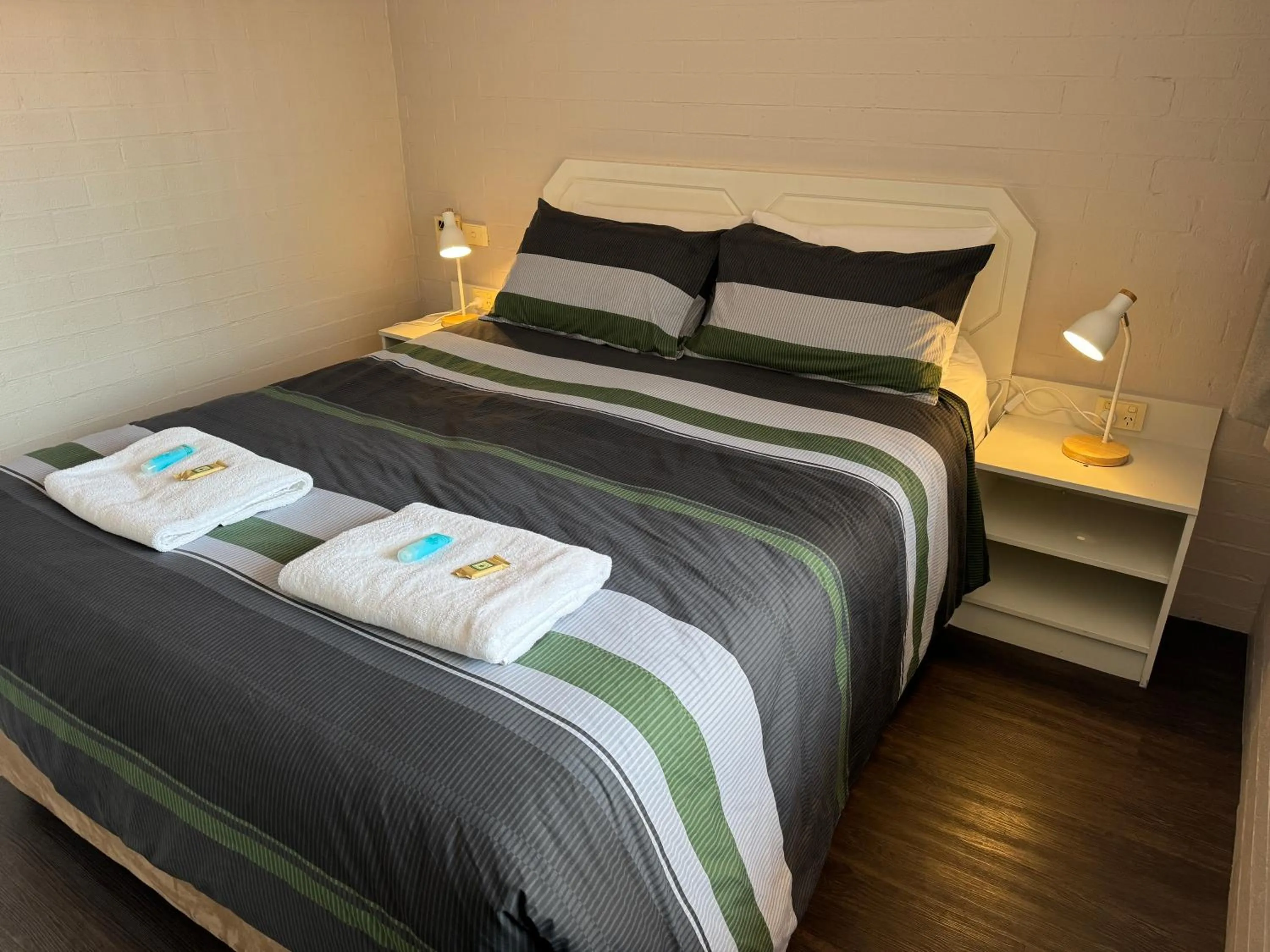 Bed in Ulladulla Harbour Motel