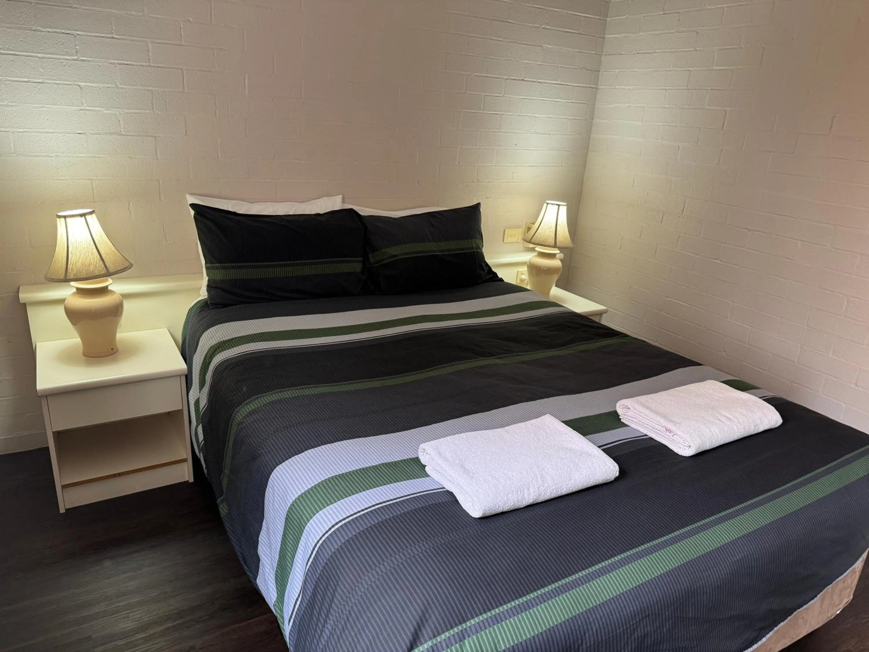 Bed in Ulladulla Harbour Motel