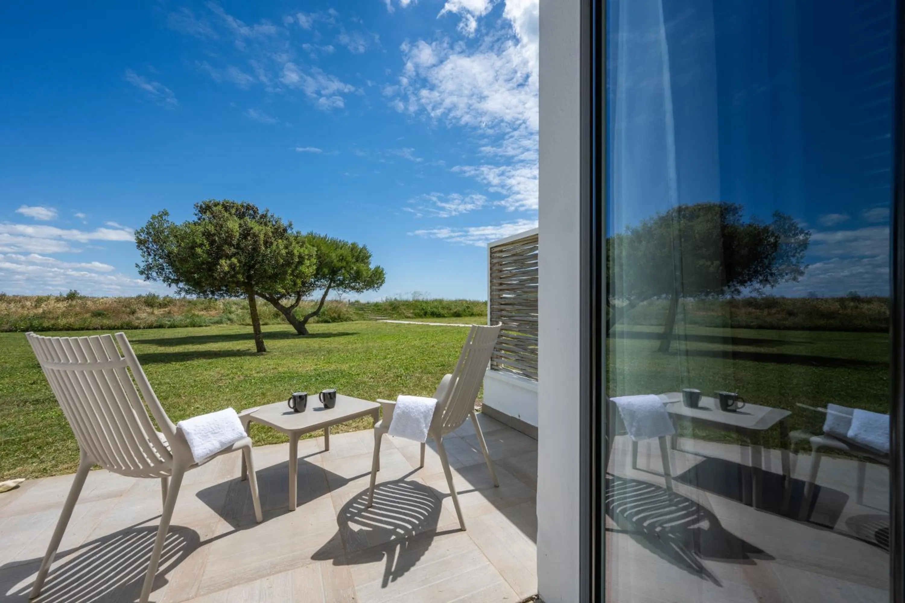 Patio in Hôtel Atalante - Relais Thalasso & Spa