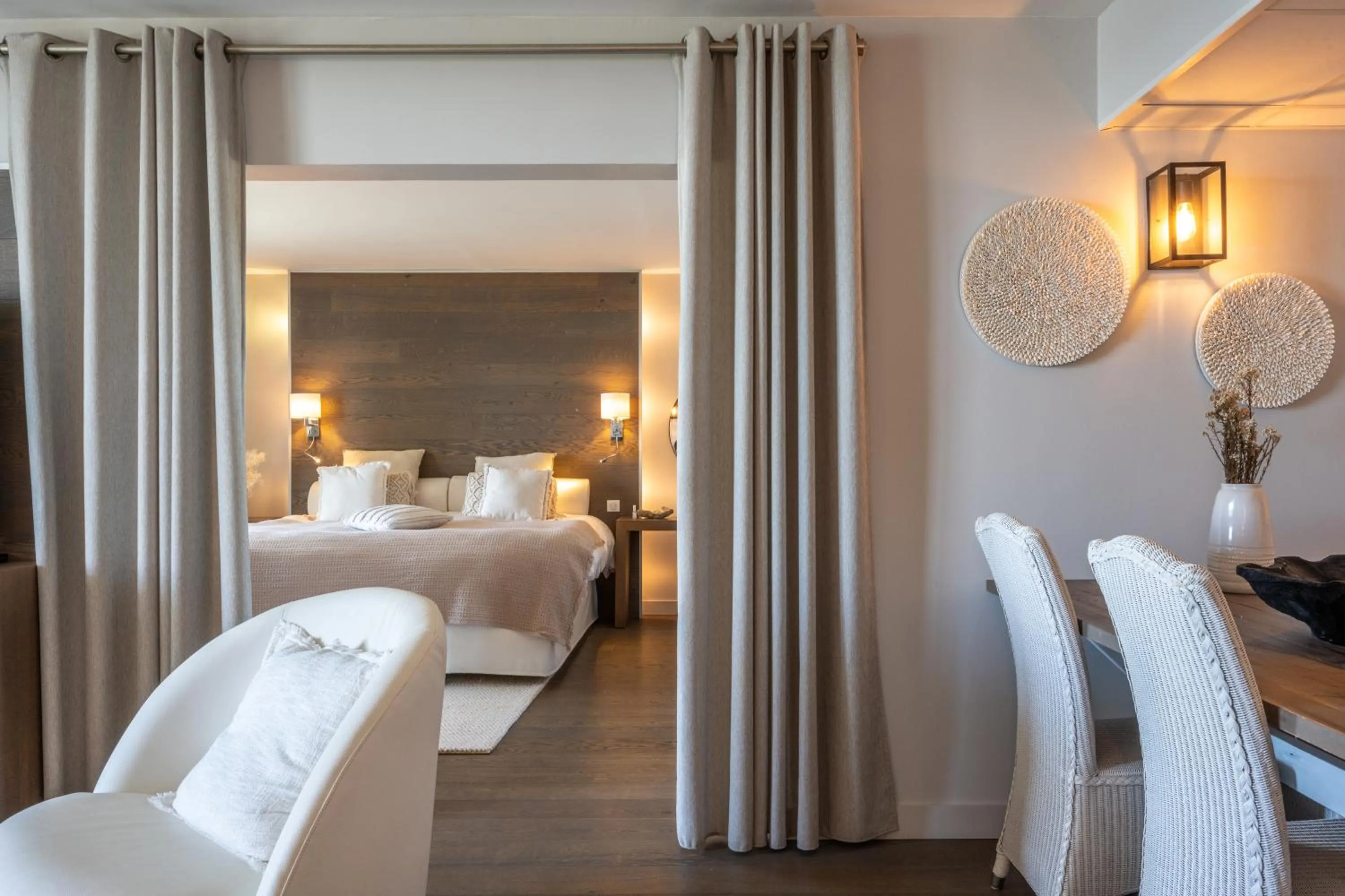 Photo of the whole room, Bed in Hôtel Atalante - Relais Thalasso & Spa