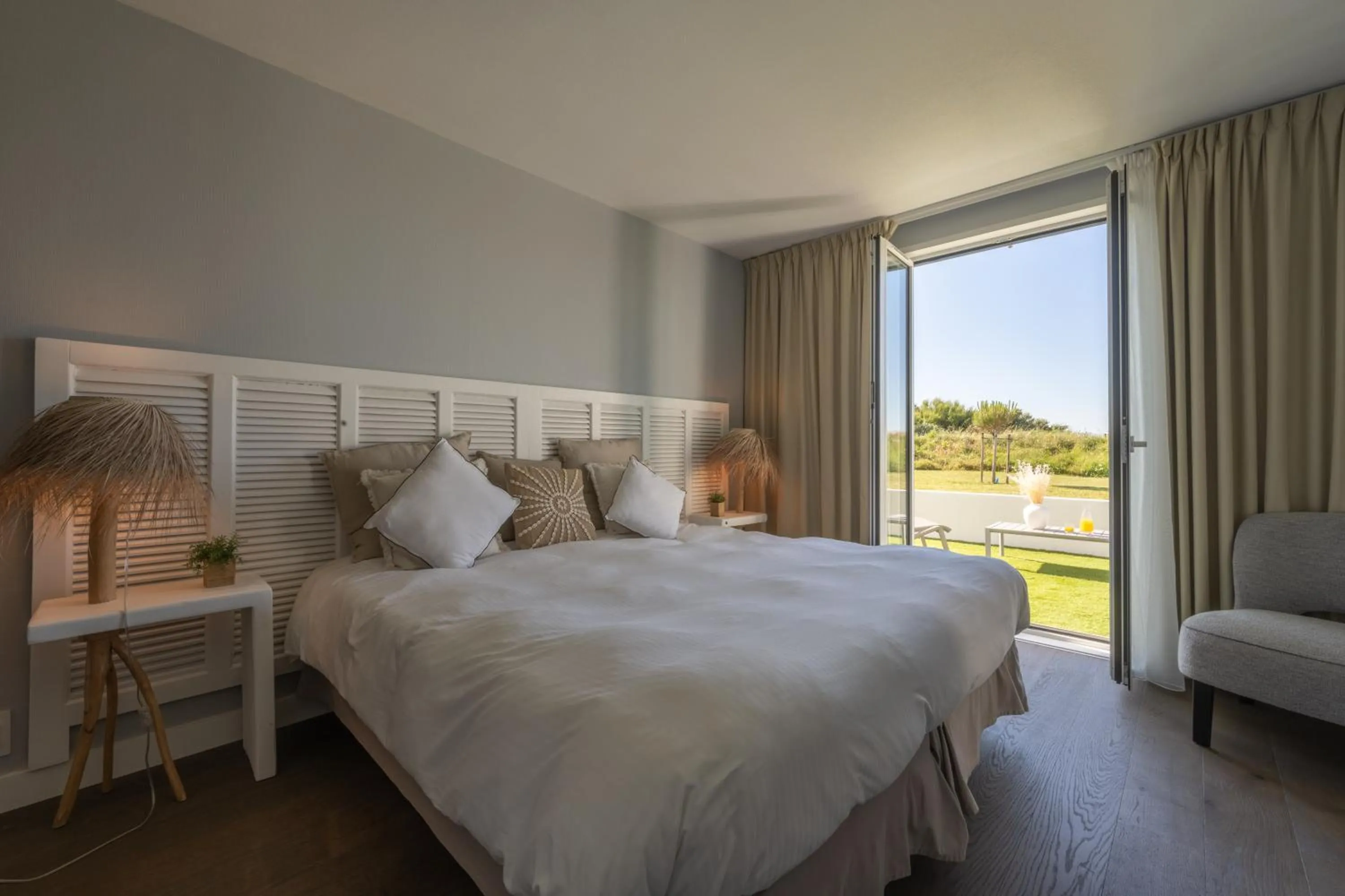 Photo of the whole room, Bed in Hôtel Atalante - Relais Thalasso & Spa