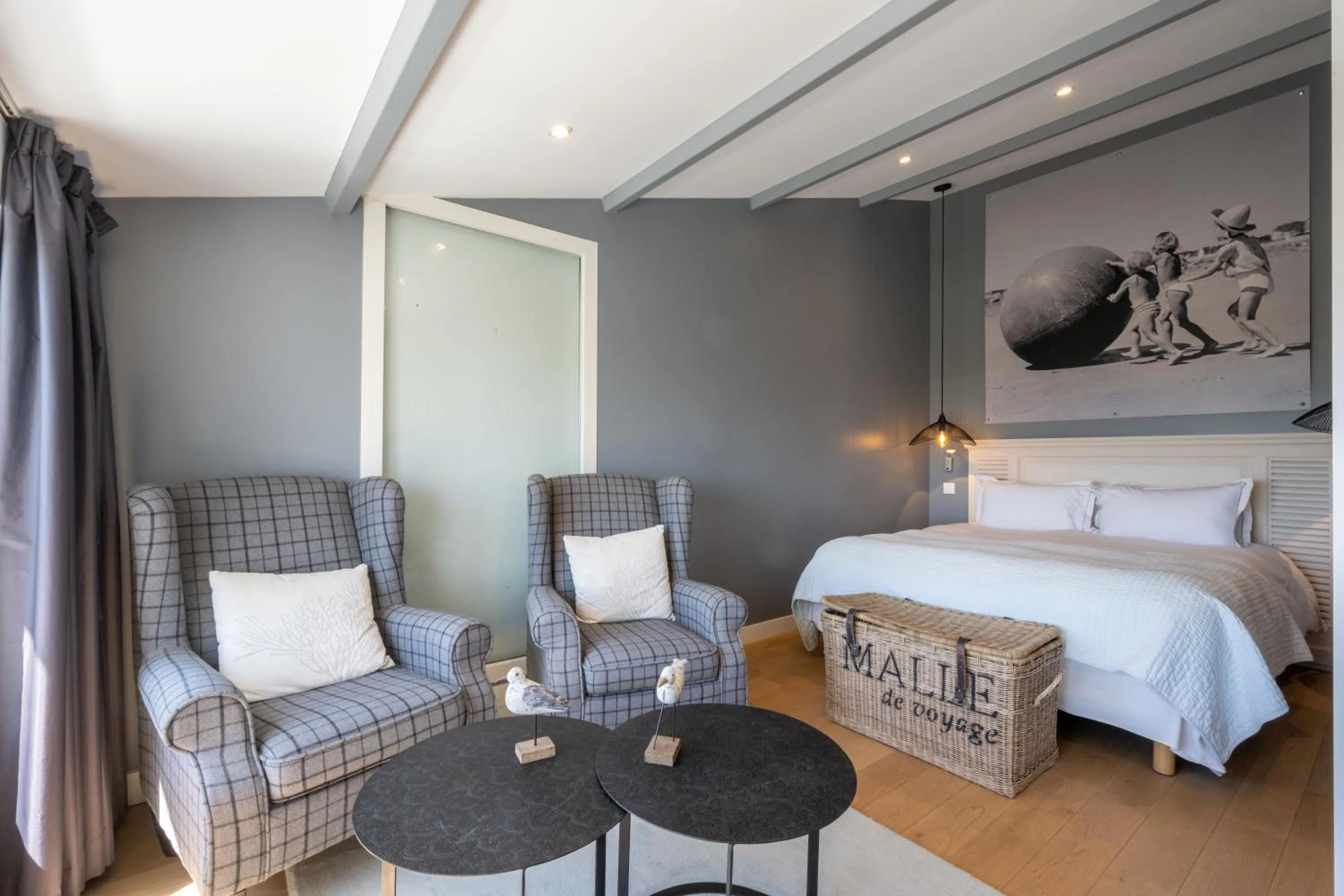 Photo of the whole room, Bed in Hôtel Atalante - Relais Thalasso & Spa