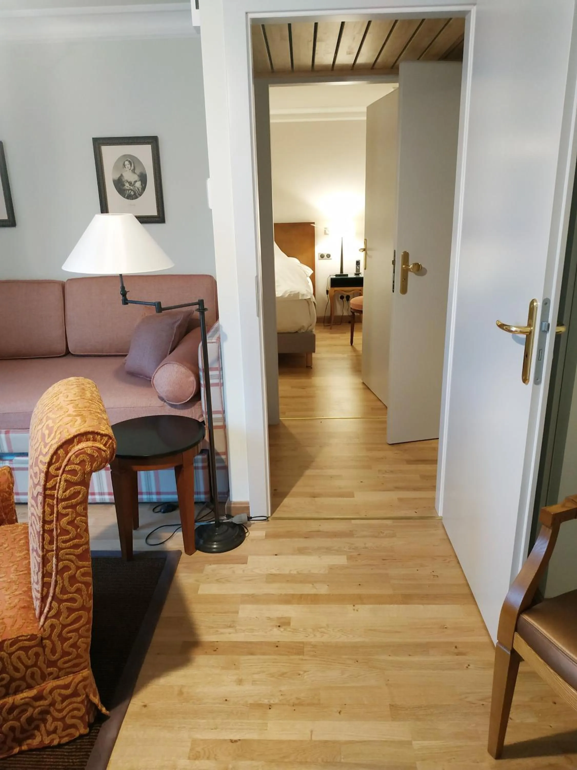 Living room, Bed in Le Manoir Au Lac