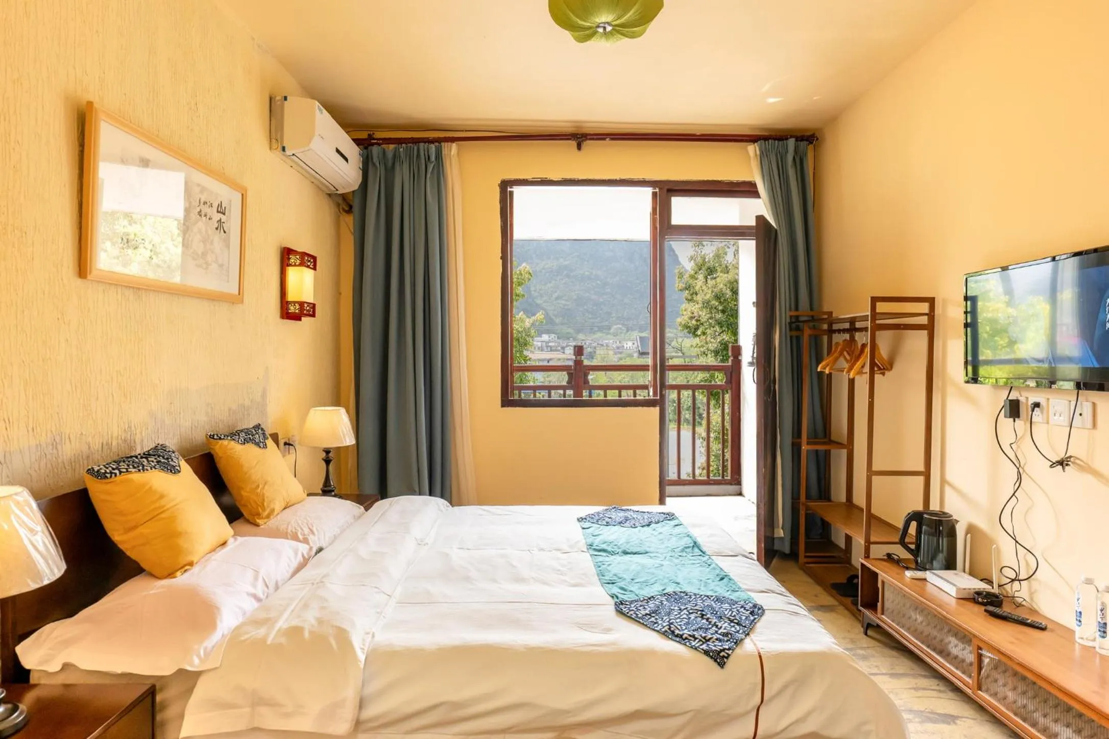 Bed in Secret Courtyard Resort Hotel