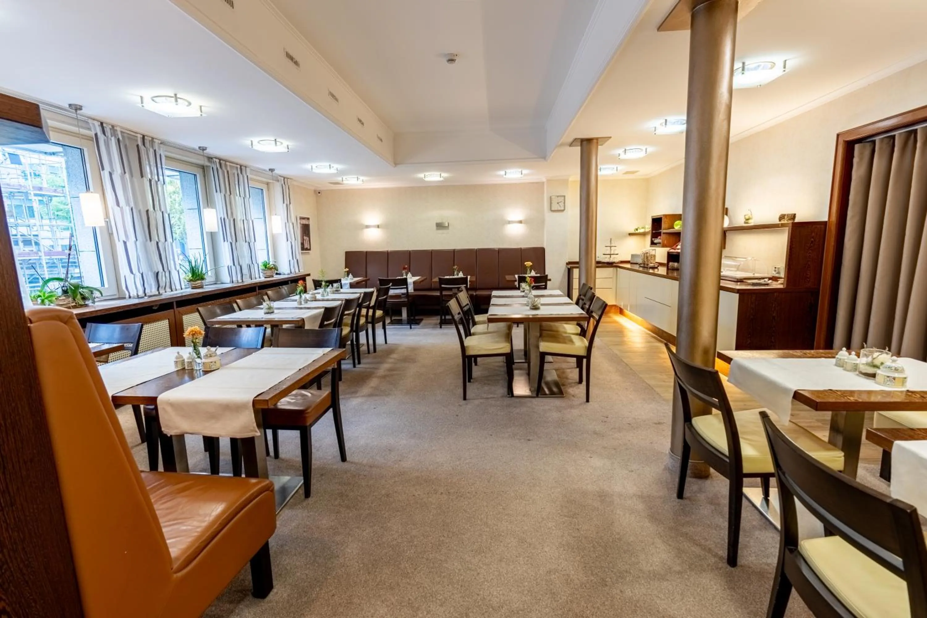 Restaurant/places to eat in Hotel Karl