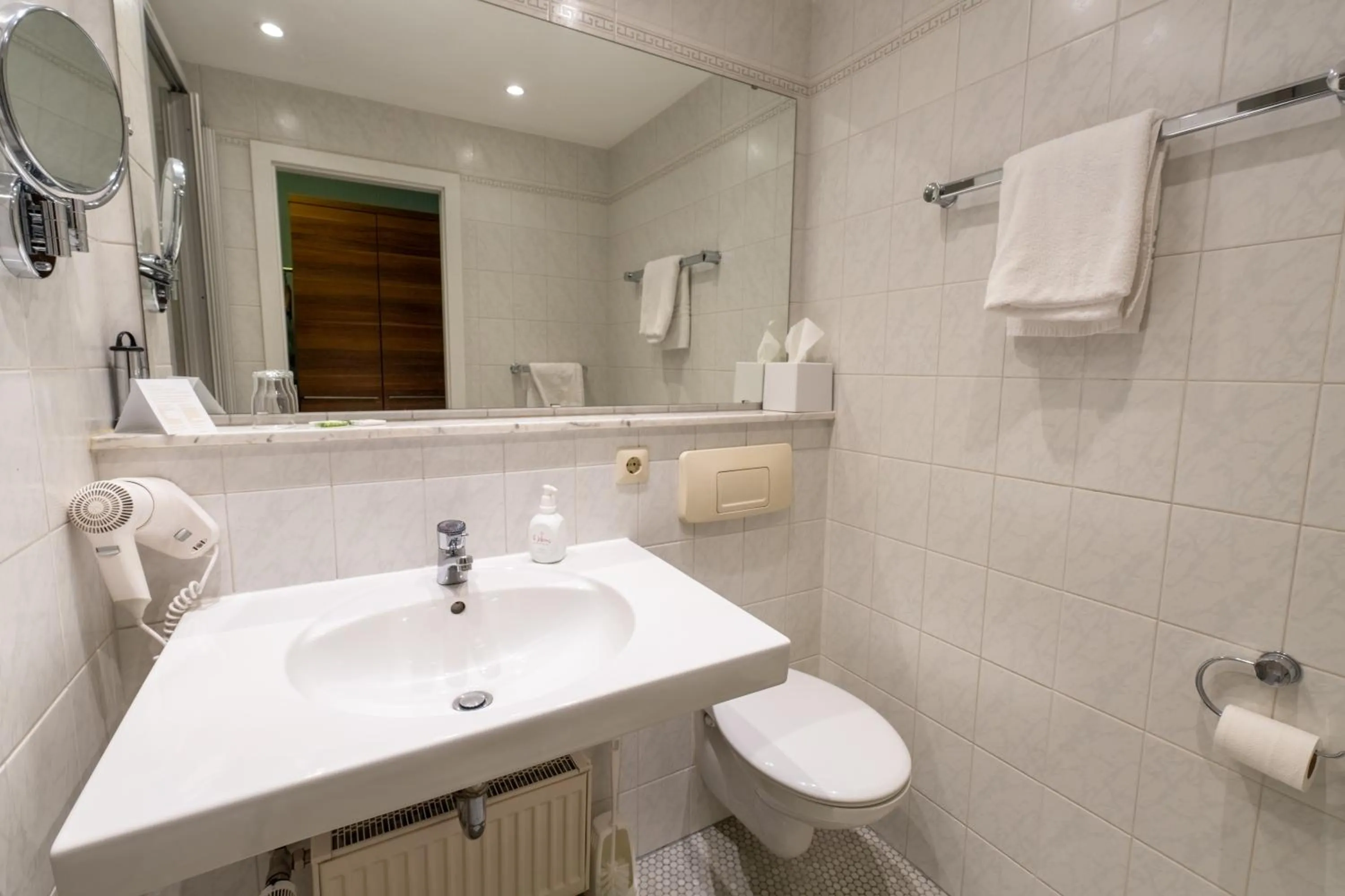 Toilet in Hotel Karl