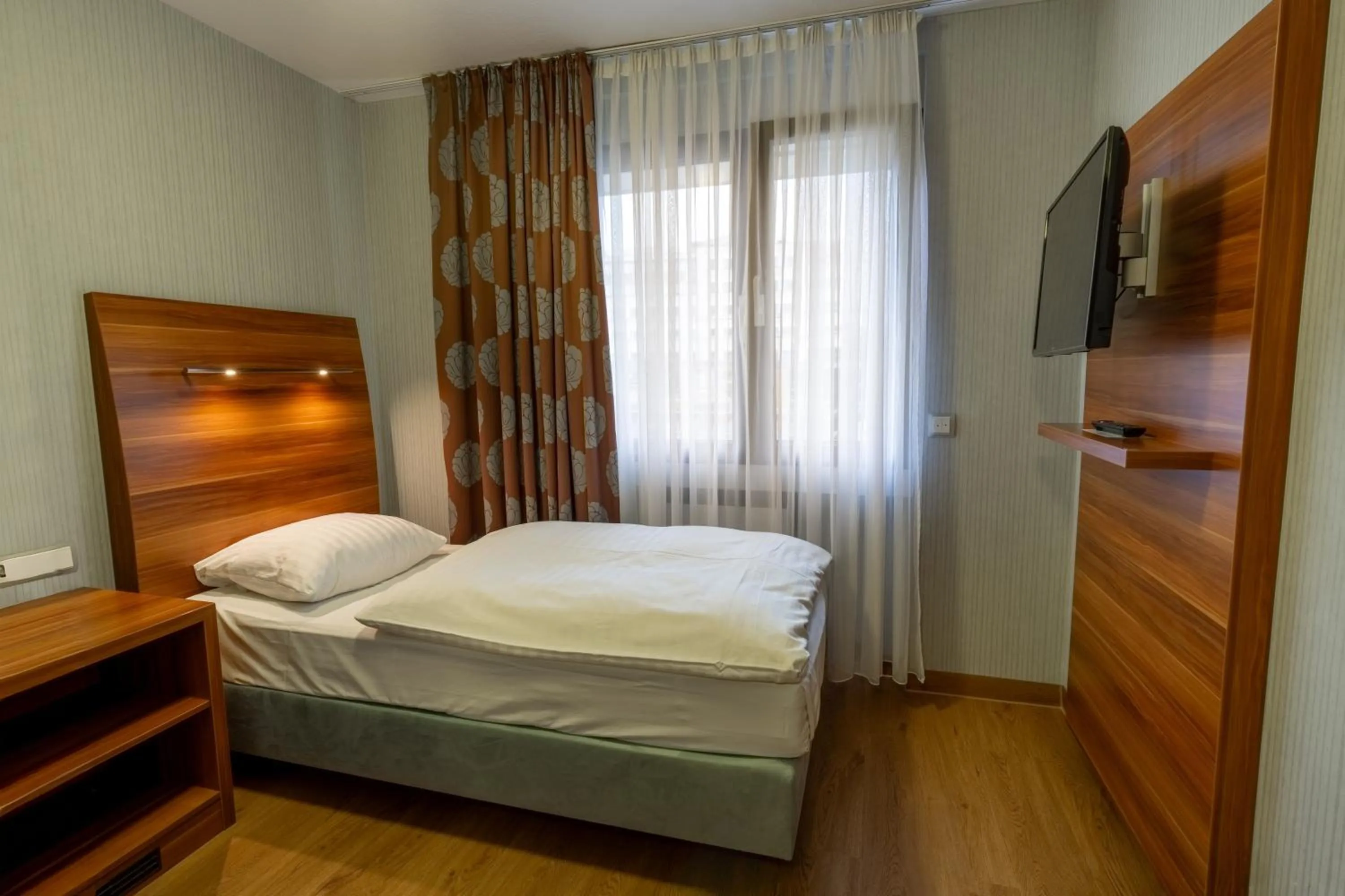 Bedroom, Bed in Hotel Karl