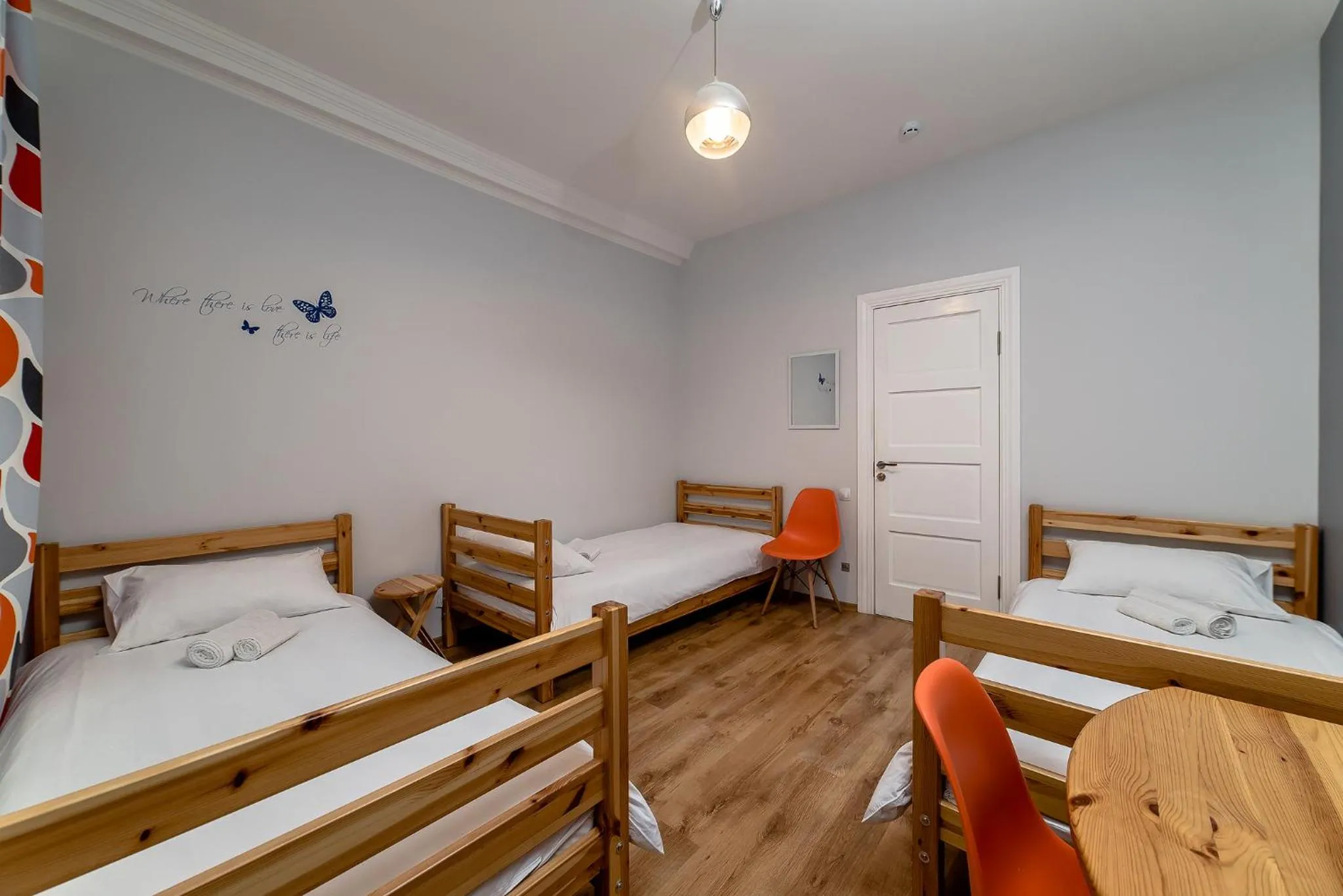 Photo of the whole room, Bed in Orange Cat Rooms