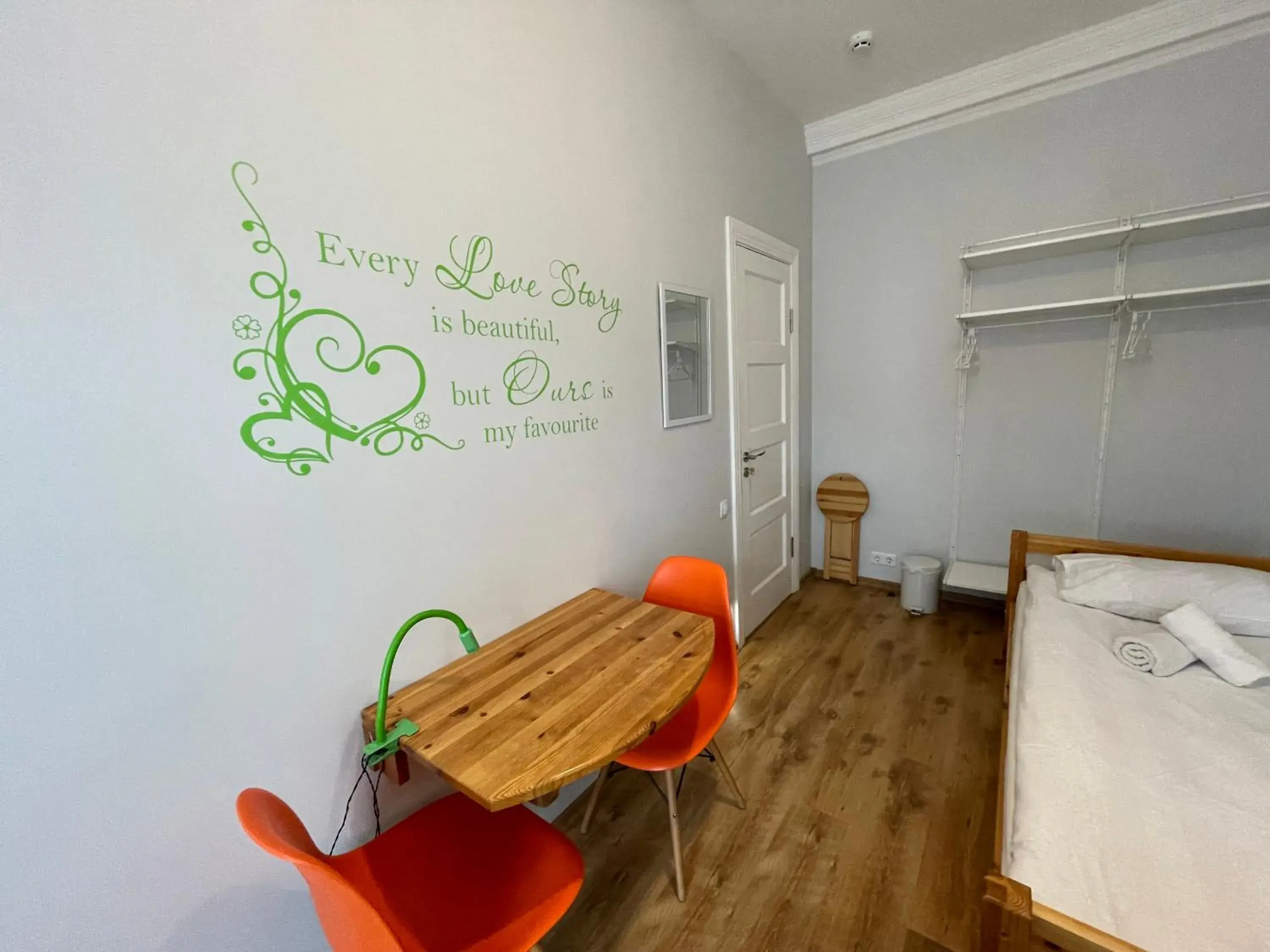 Single Bed in Mixed Dormitory Room in Orange Cat Rooms Single Bed in Mixed Dormitory Room in Orange Cat Rooms