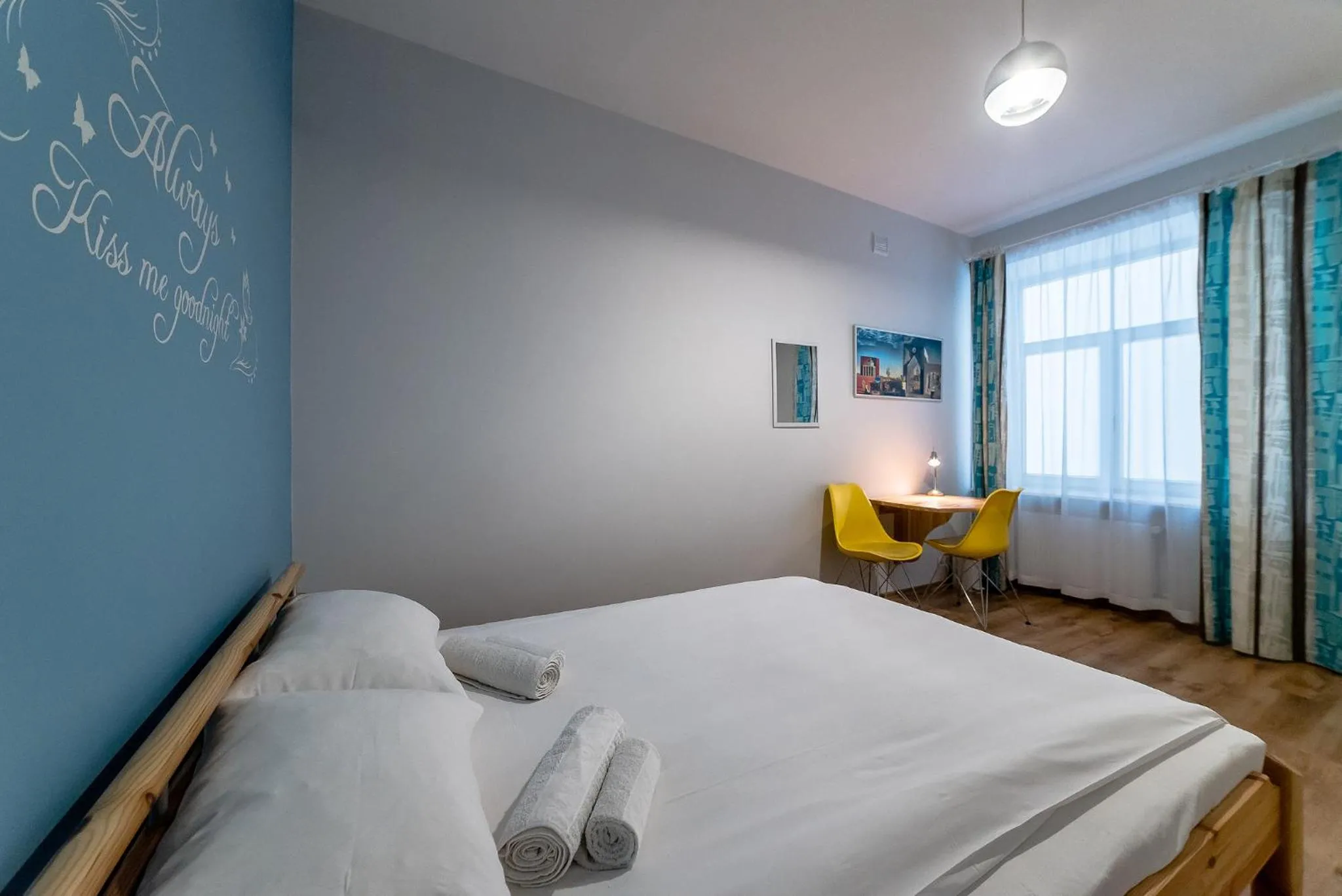 Photo of the whole room, Bed in Orange Cat Rooms