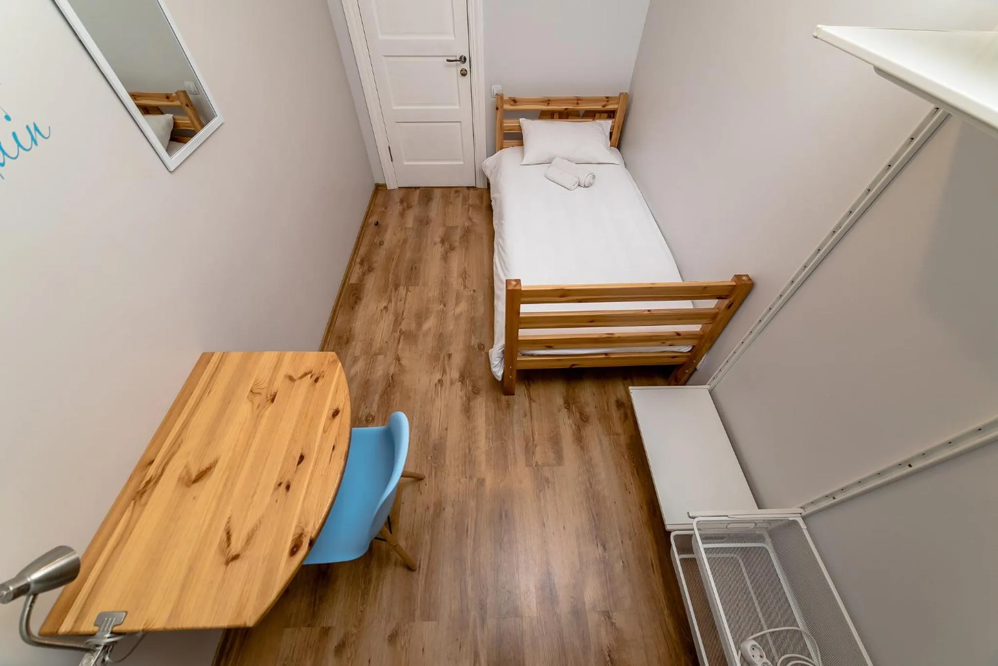 Photo of the whole room, Bed in Orange Cat Rooms