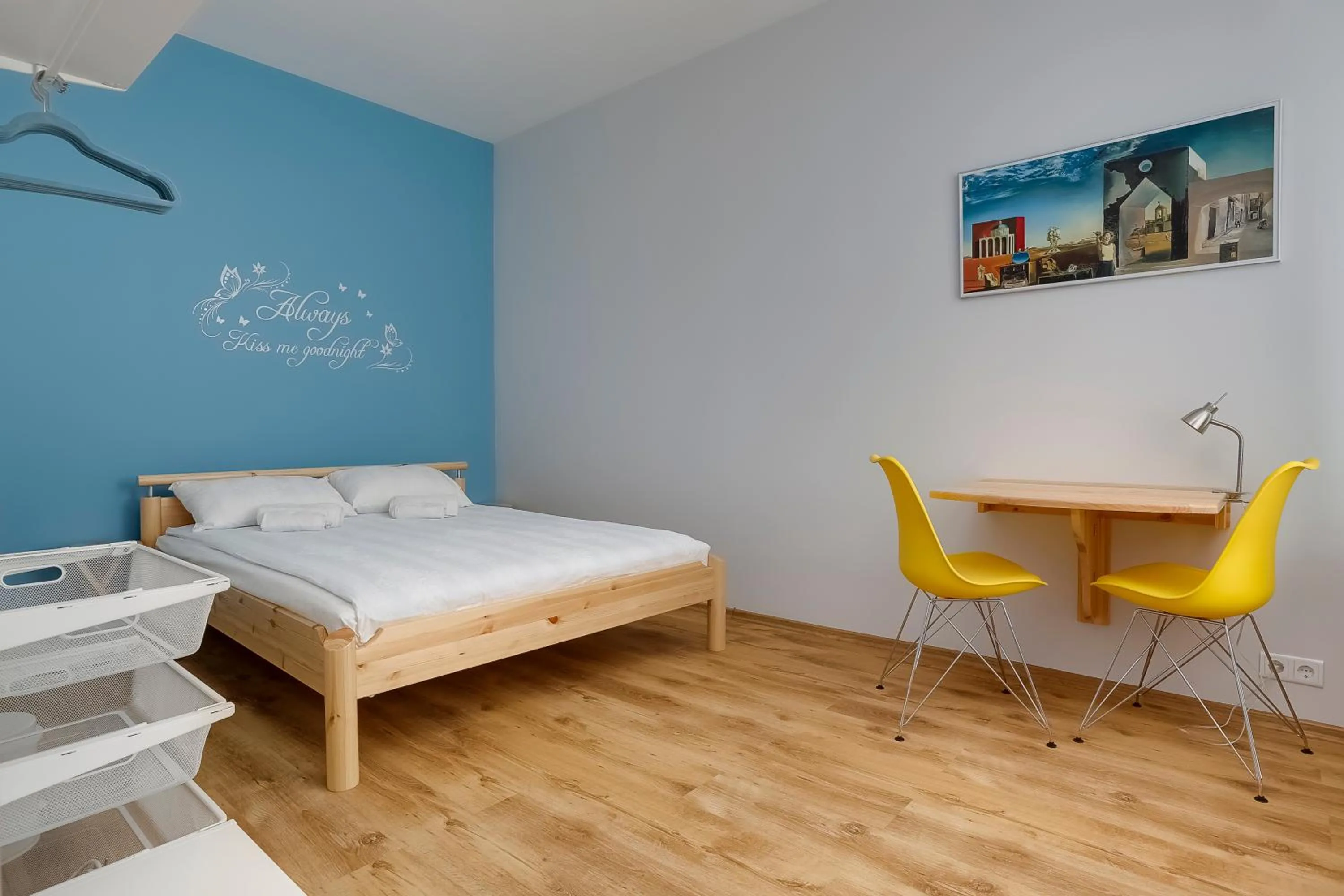 Bed in Orange Cat Rooms