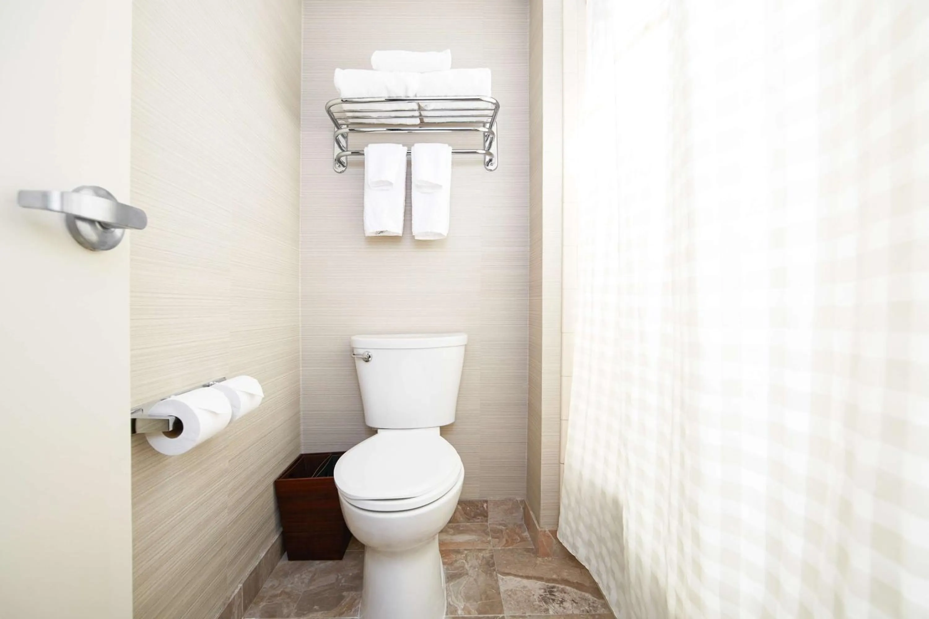 Bathroom in DoubleTree Suites by Hilton Hotel Cincinnati - Blue Ash