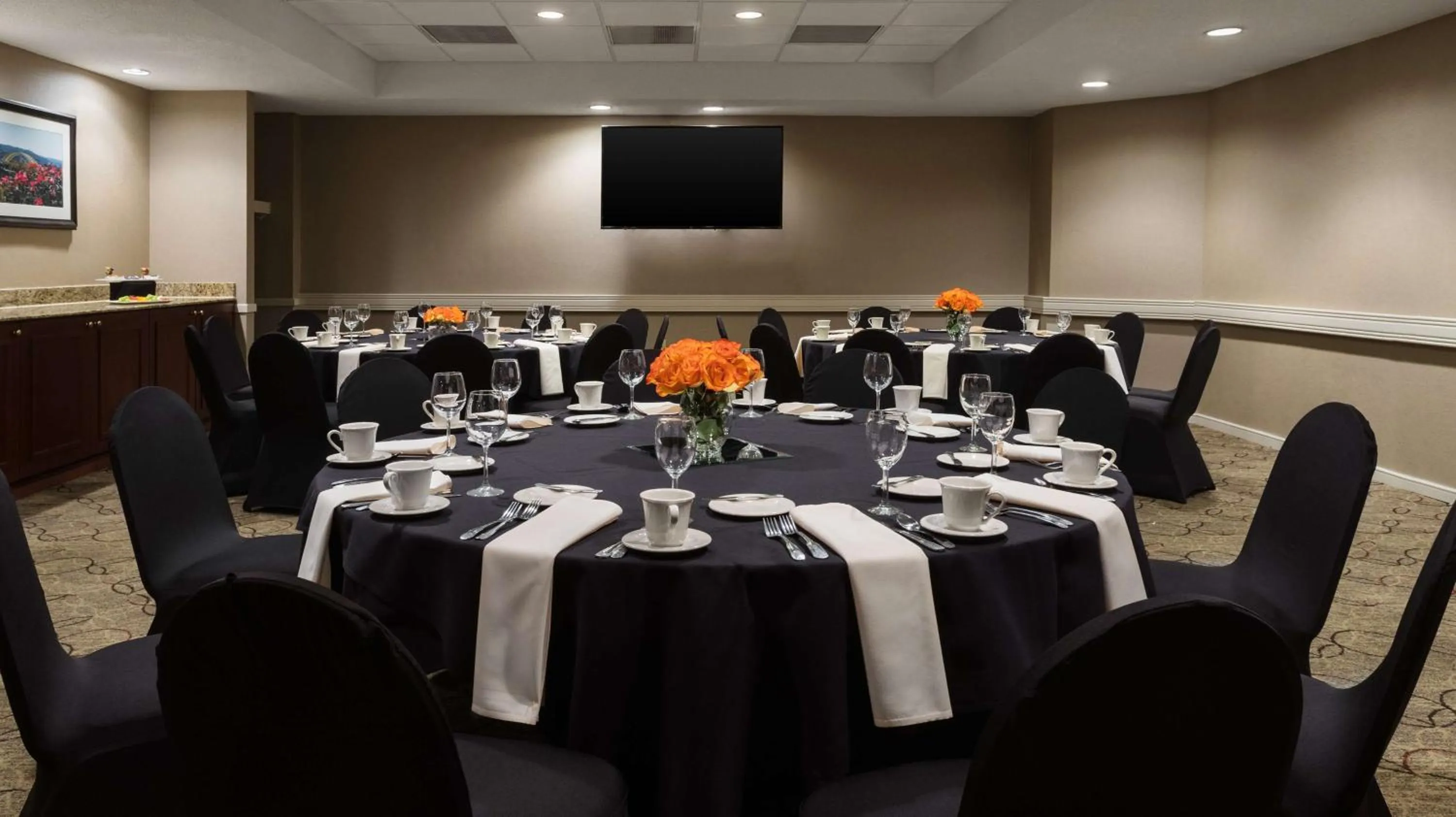Business facilities in DoubleTree Suites by Hilton Hotel Cincinnati - Blue Ash