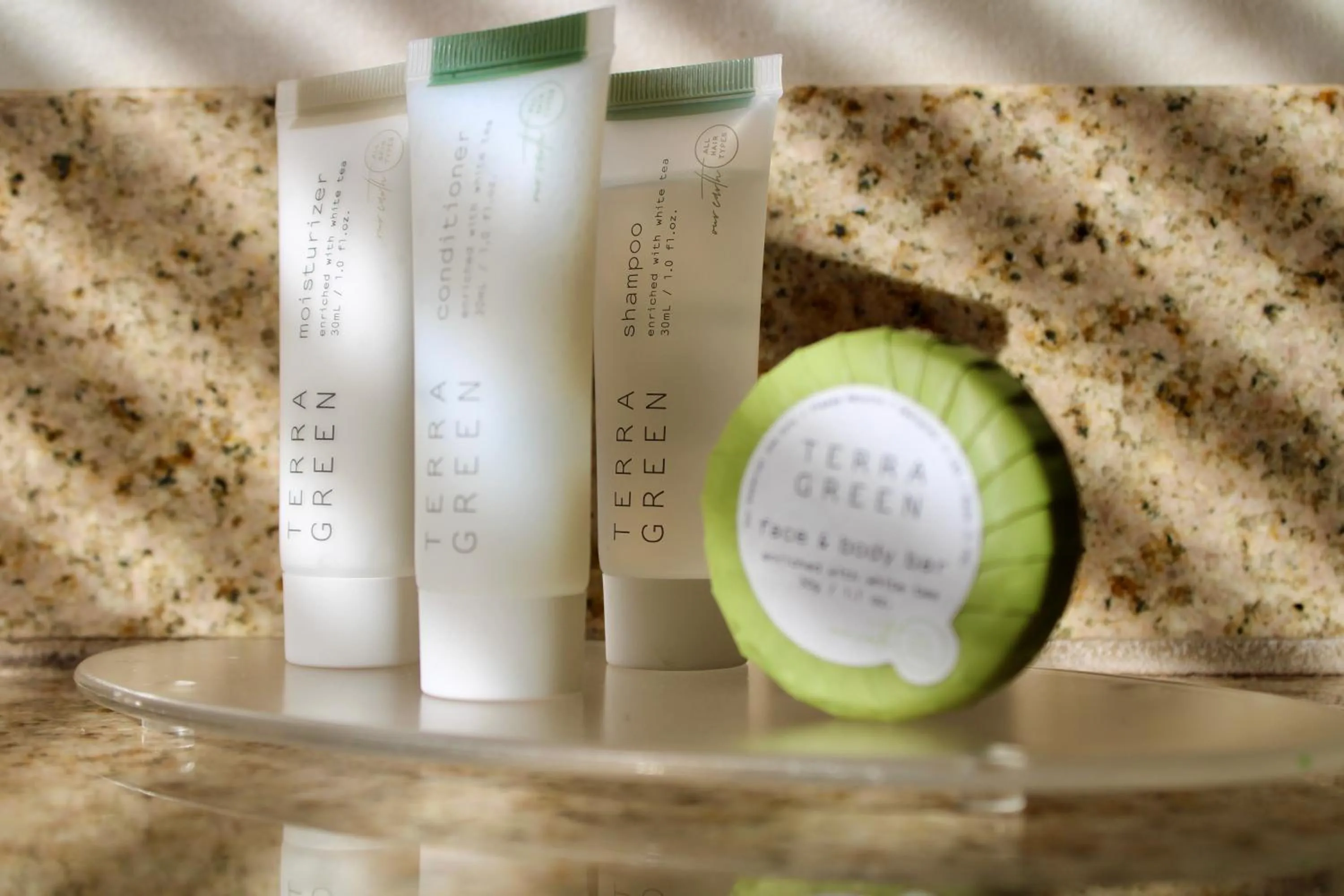 Bathroom in Marco LaGuardia Hotel & Suites