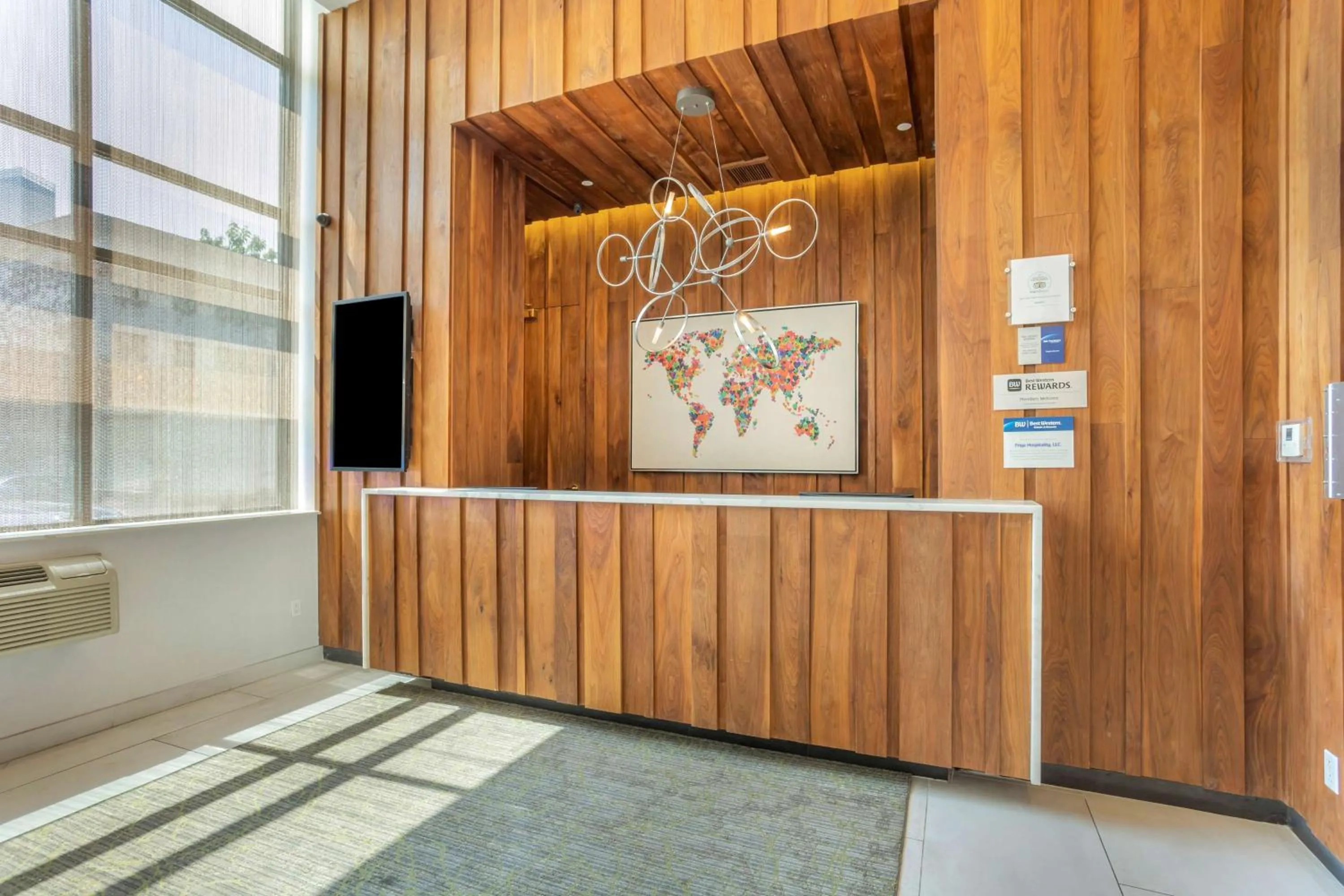 Lobby or reception in Best Western Plus Plaza Hotel