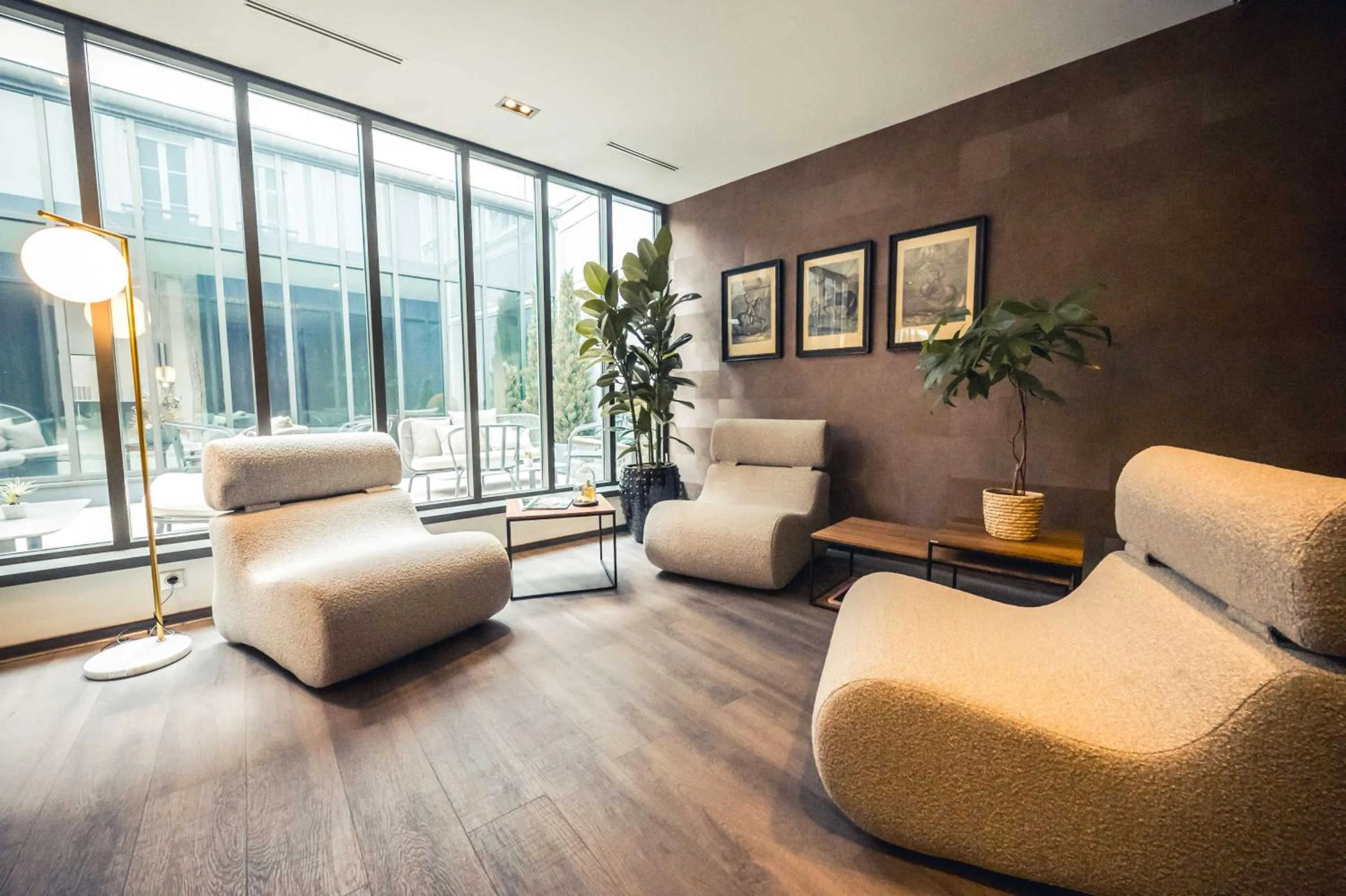 Lobby or reception in Best Western Premier de La Poste & Spa