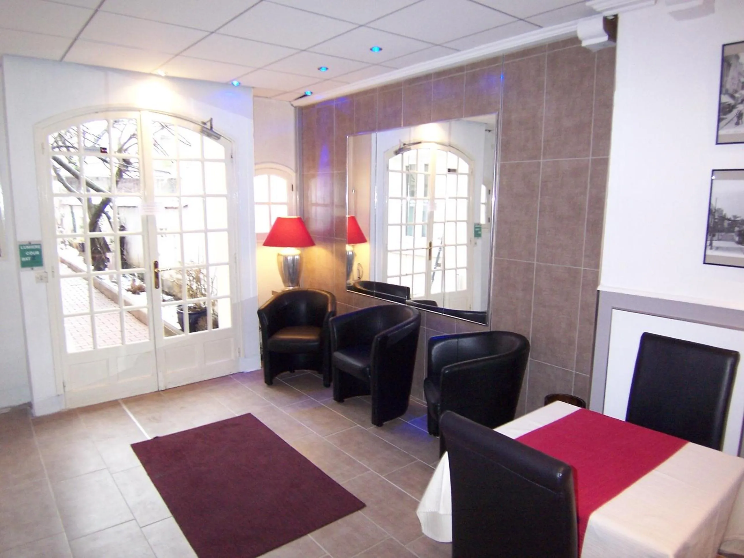 Lobby or reception in Hôtel Du Stade