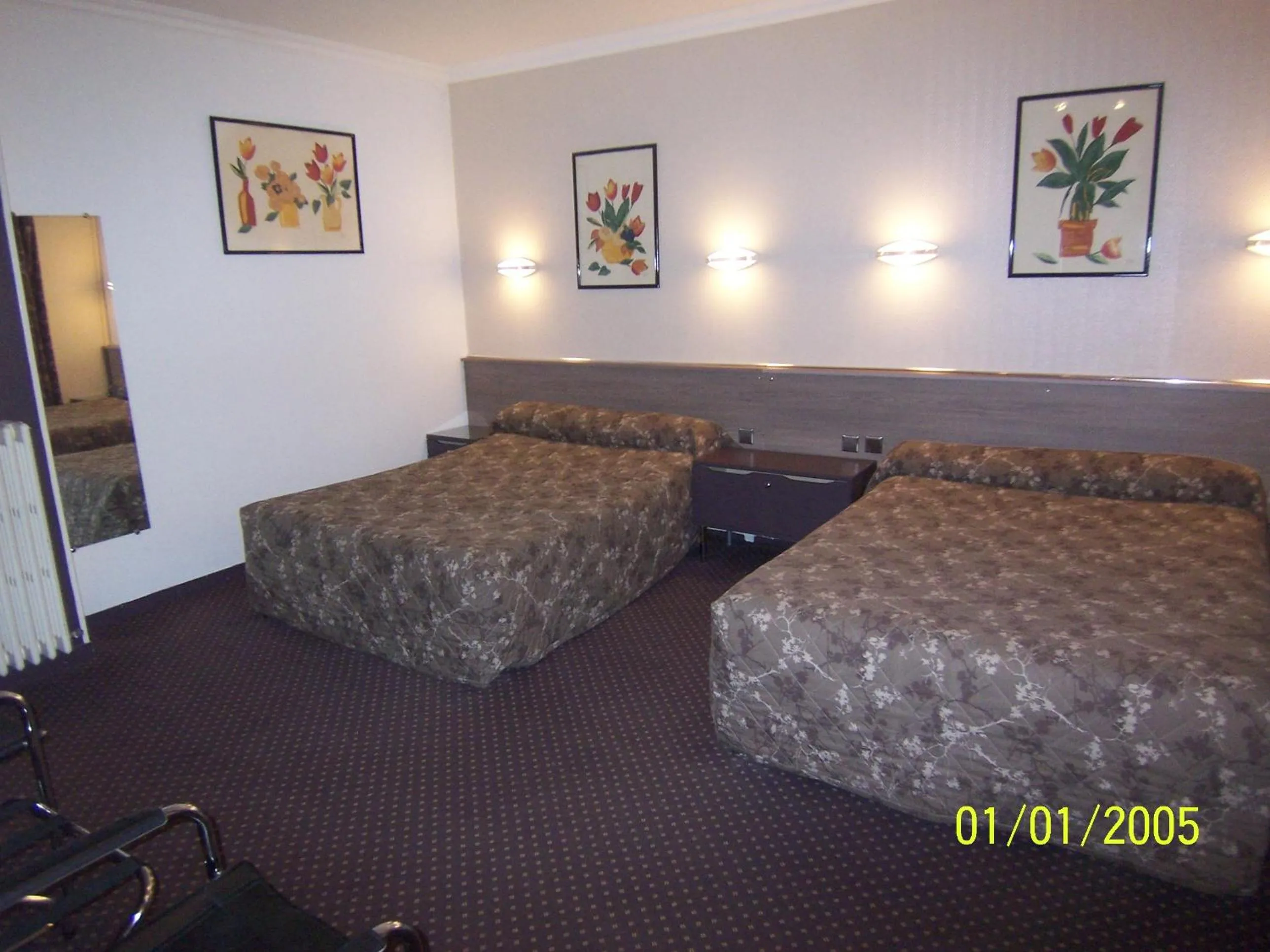 Photo of the whole room, Bed in Hôtel Du Stade