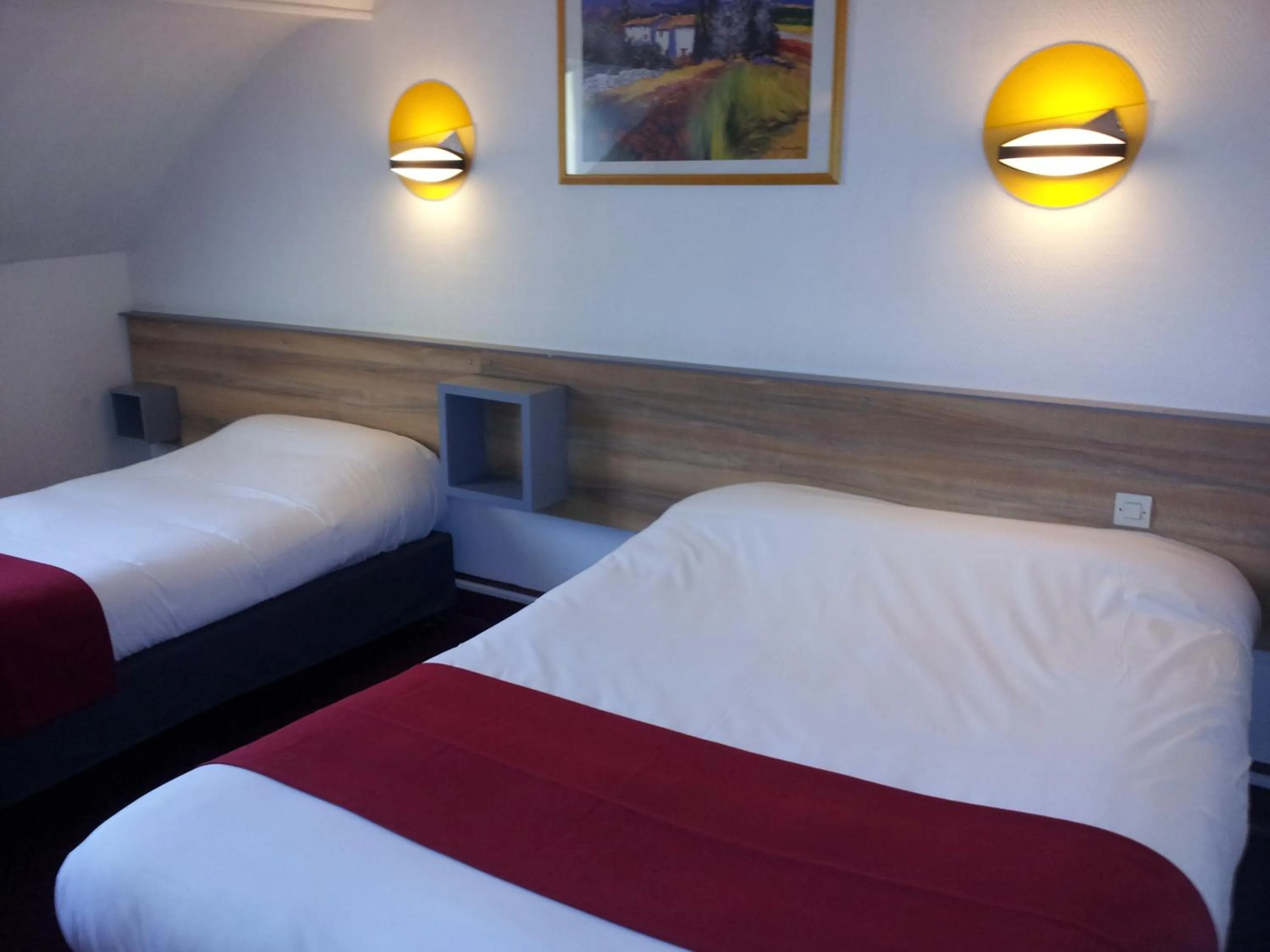 Photo of the whole room, Bed in Hôtel Du Stade