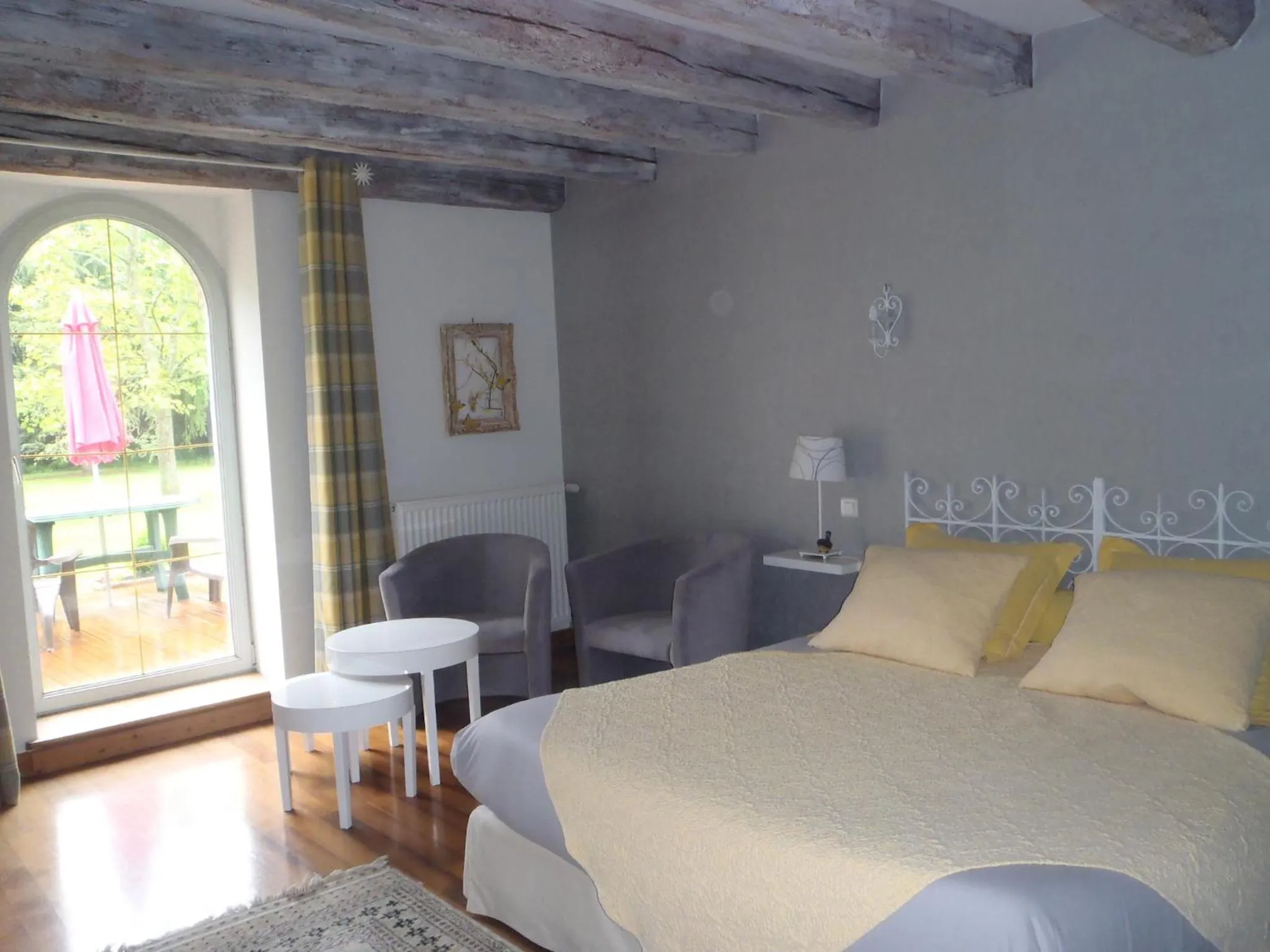 Photo of the whole room in Chambres D'hôtes Du Domaine De Jacquelin