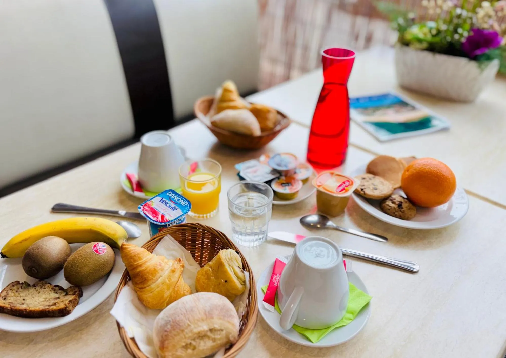 Breakfast in Hôtel Orange Marine