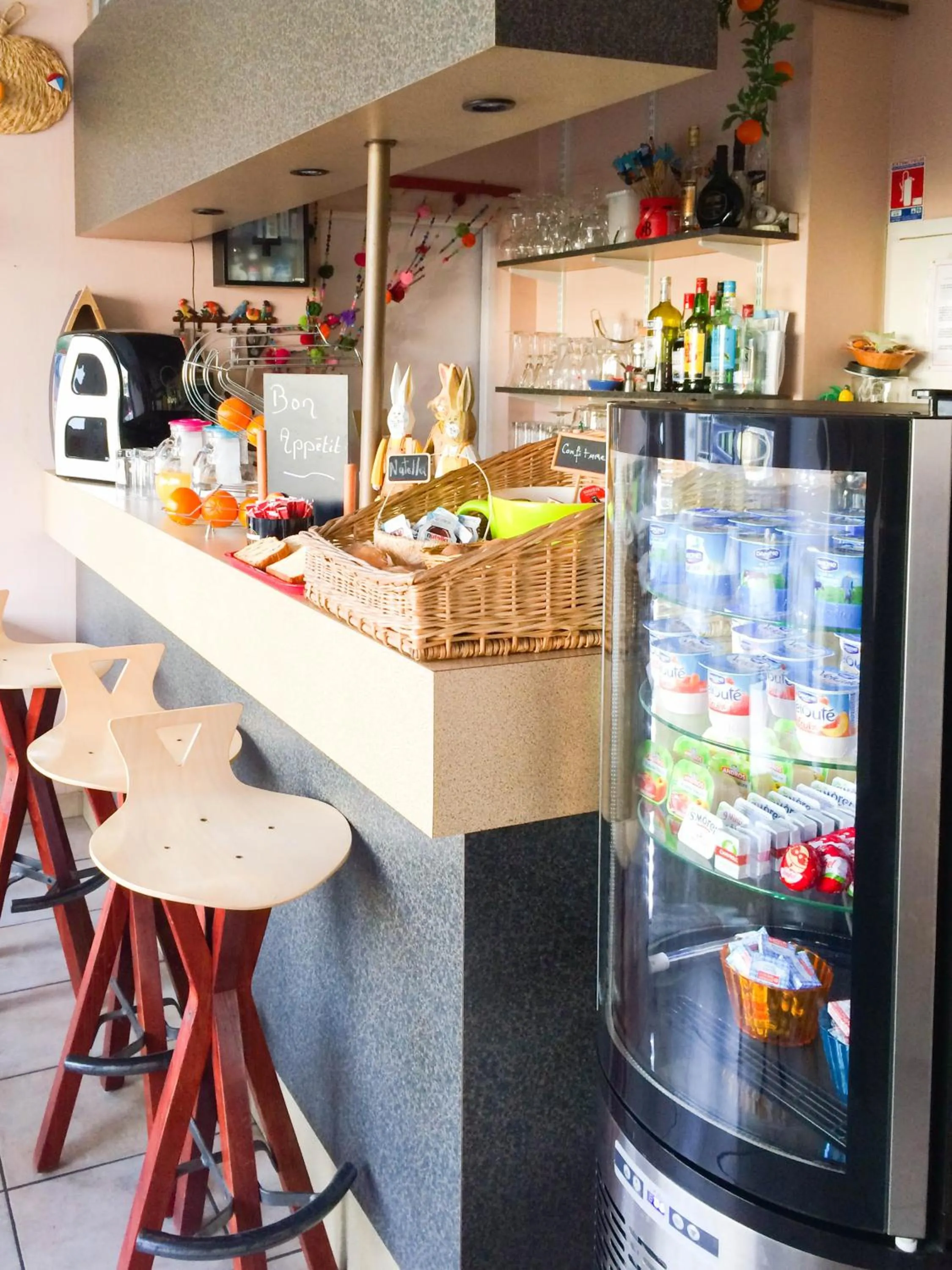 Food and drinks in Hôtel Orange Marine